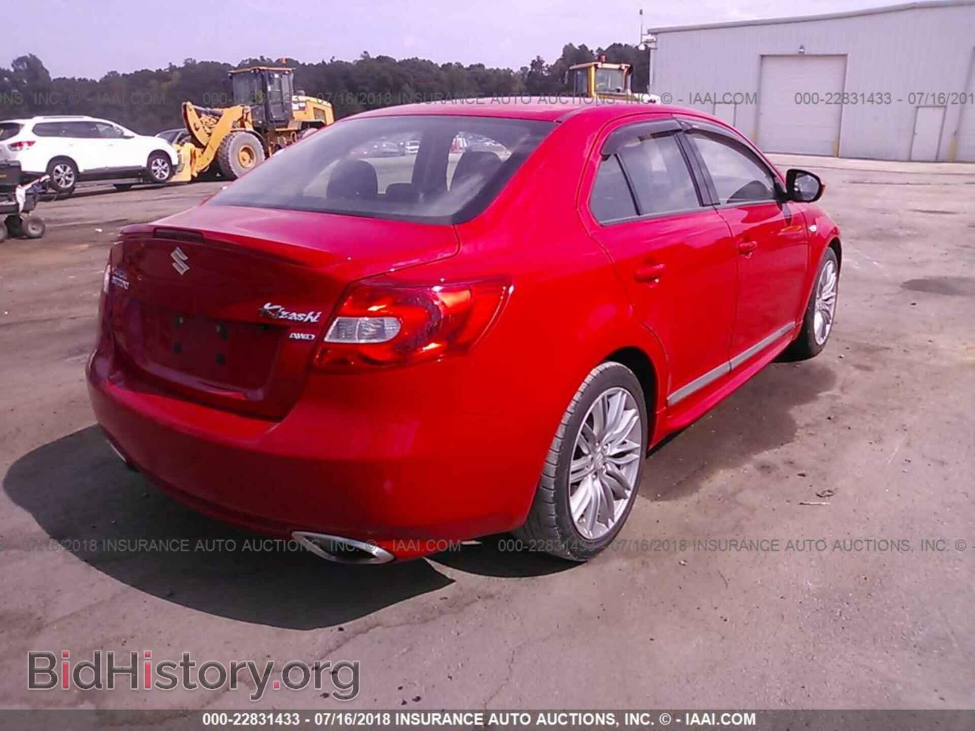 2013 Suzuki Kizashi - VIN: JS2RF9A86D6100353 - Photo 4