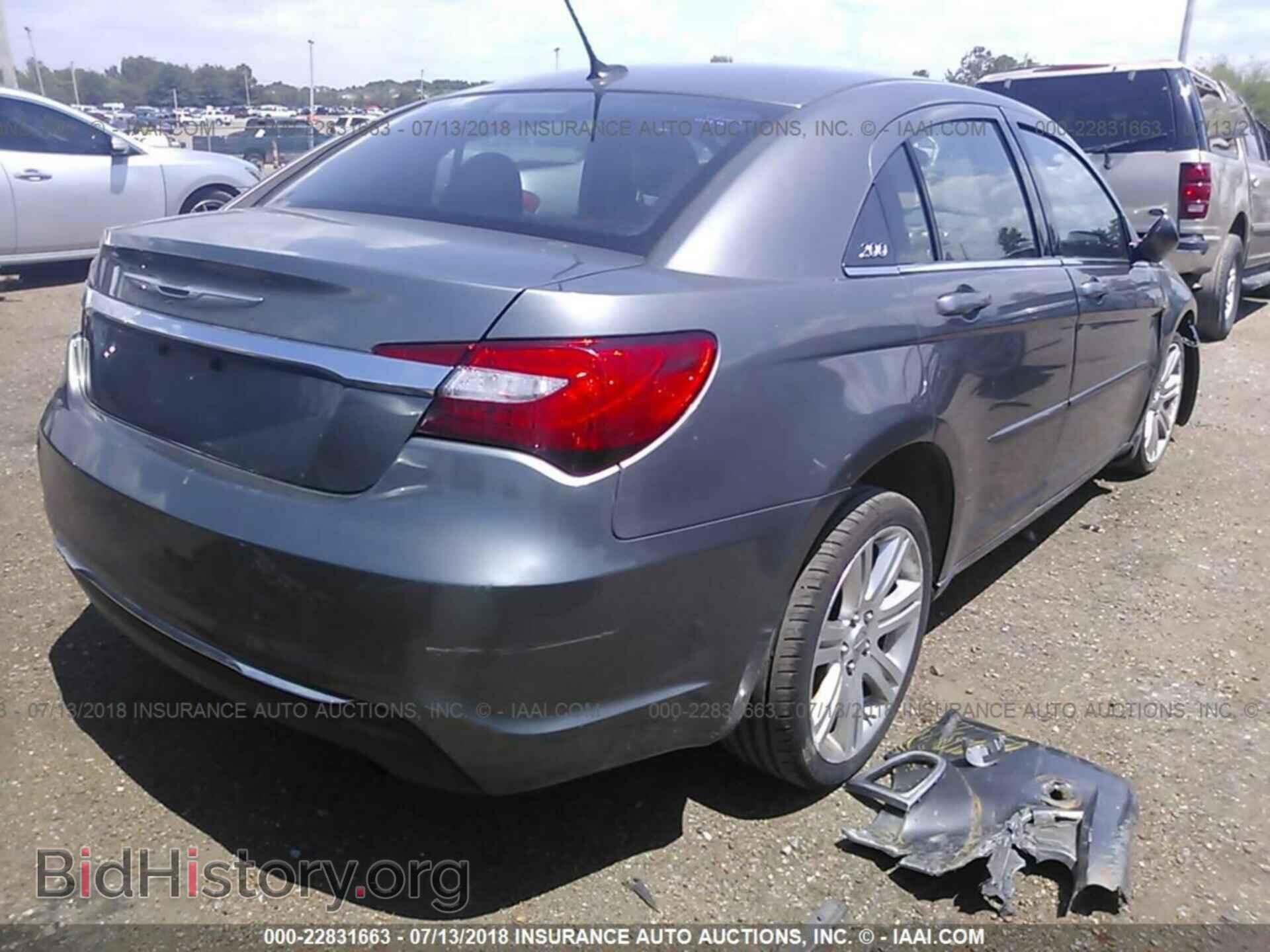 2013 Chrysler 200 - VIN: 1C3CCBBB4DN732112 - Фото 4