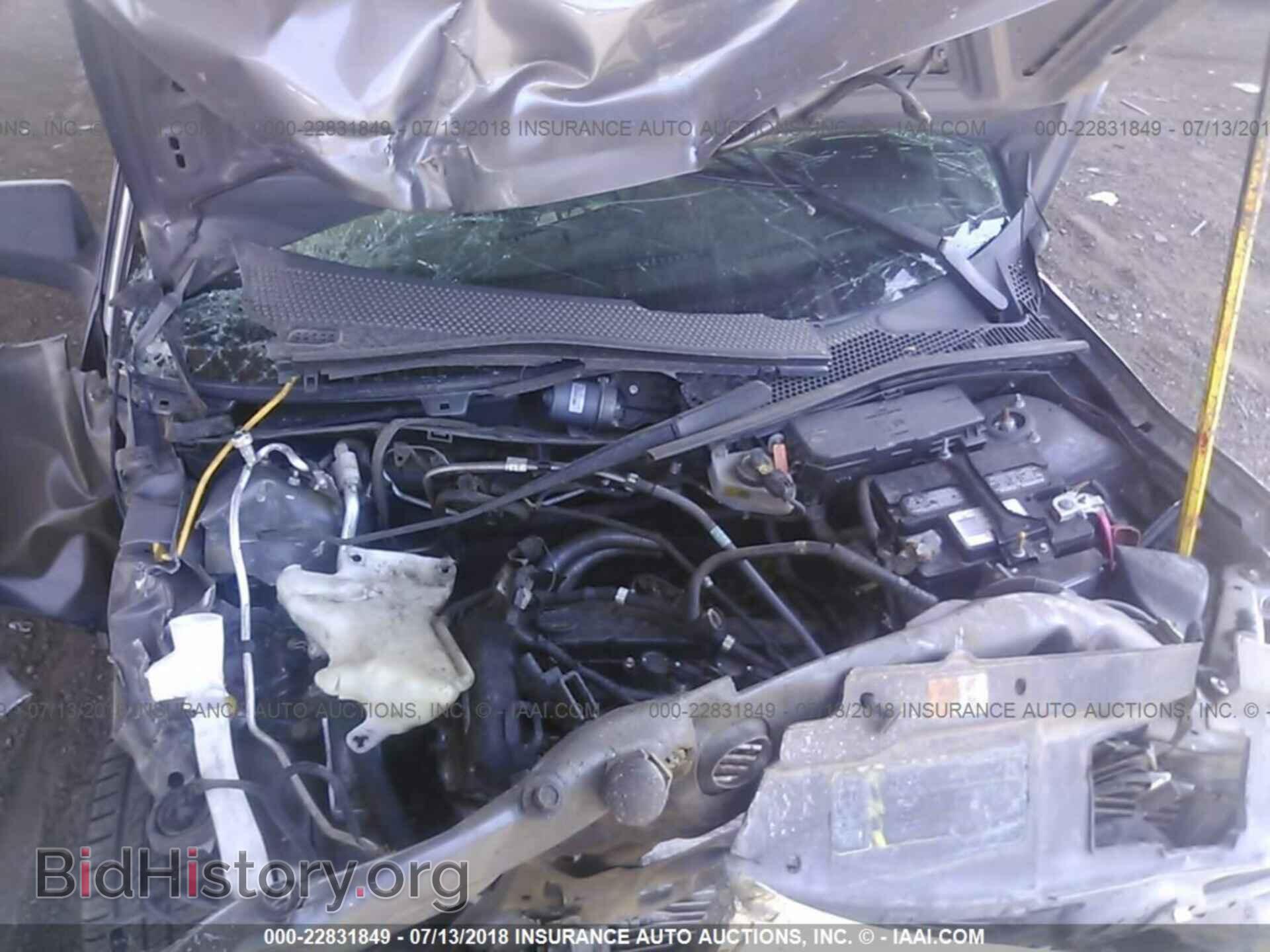 2011 Ford Focus - VIN: 1FAHP3FNXBW152862 - Photo 10