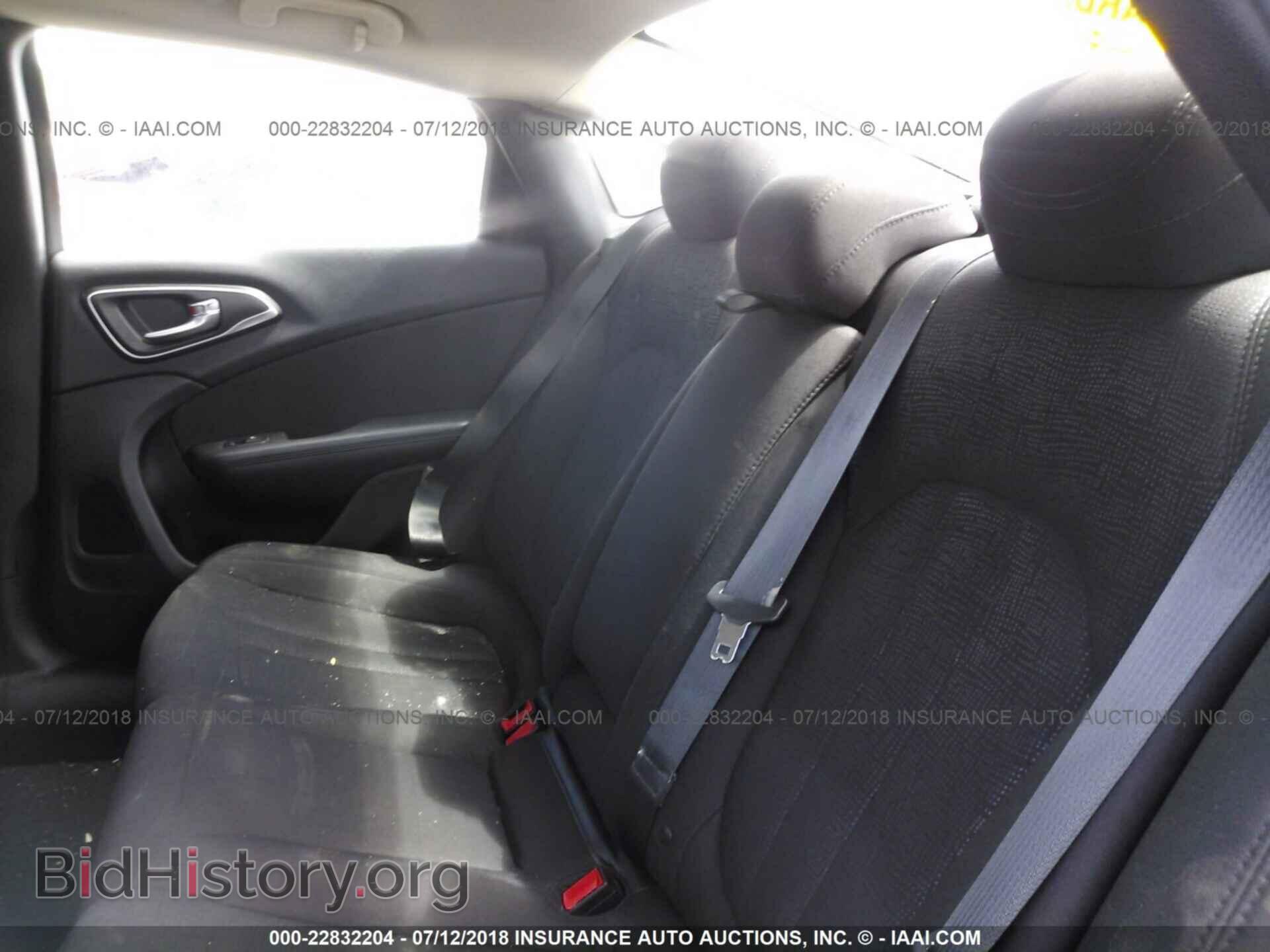 2015 Chrysler 200 - VIN: 1C3CCCAB6FN674739 - Фото 8