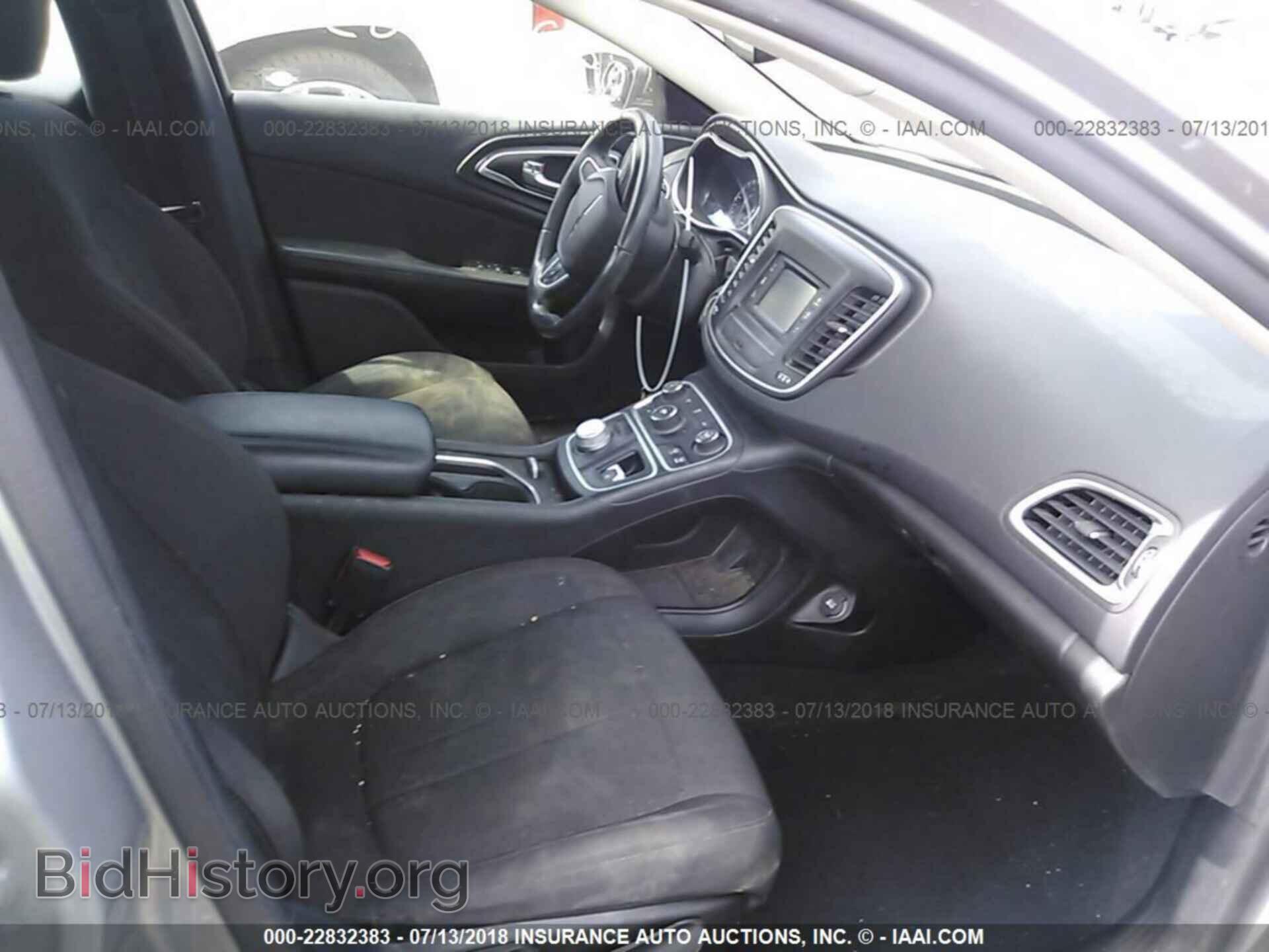 2015 Chrysler 200 - VIN: 1C3CCCAB7FN602674 - Photo 5