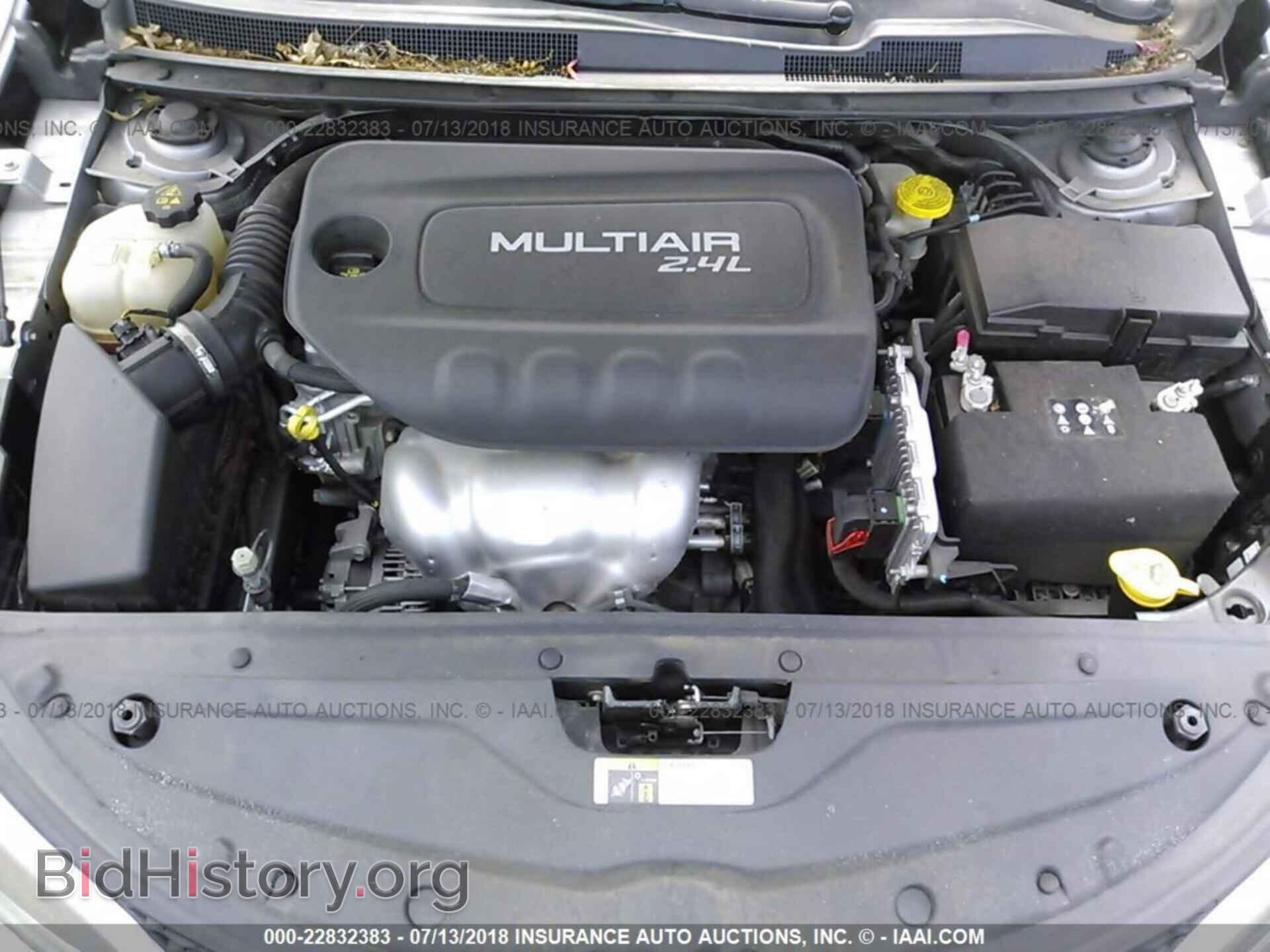 2015 Chrysler 200 - VIN: 1C3CCCAB7FN602674 - Photo 10