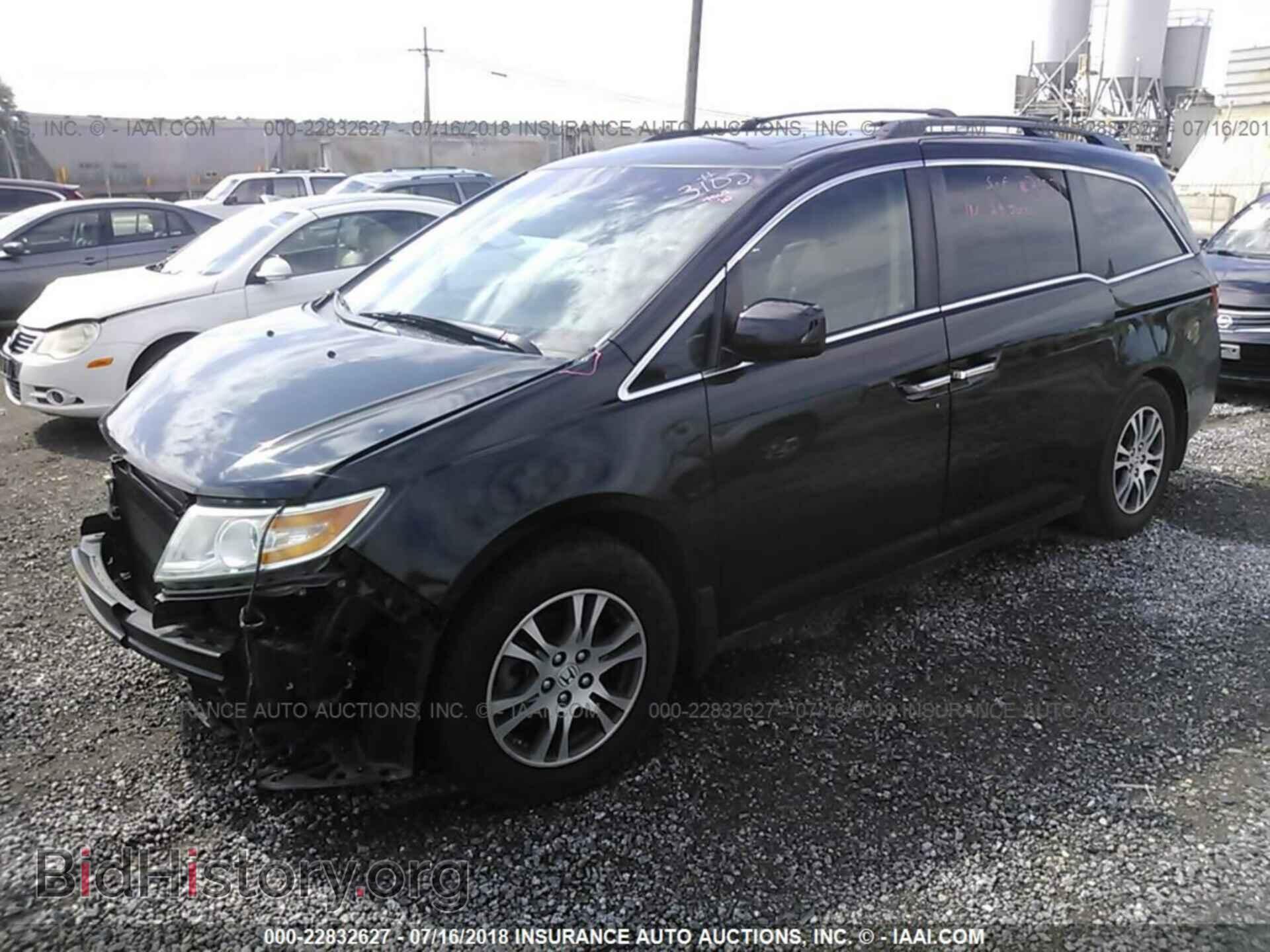 2011 Honda Odyssey - VIN: 5FNRL5H62BB018007 - Фото 2