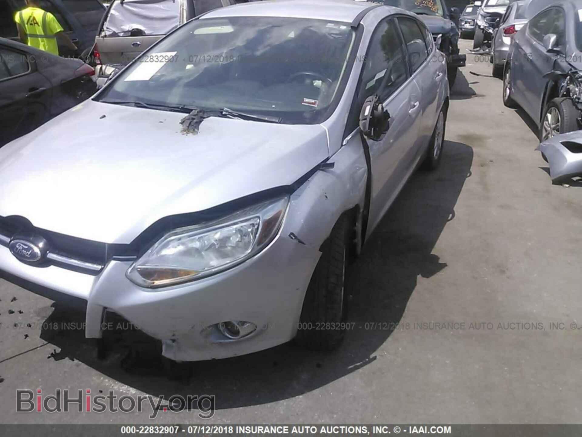 2012 Ford Focus - VIN: 1FAHP3M23CL266861 - Photo 2