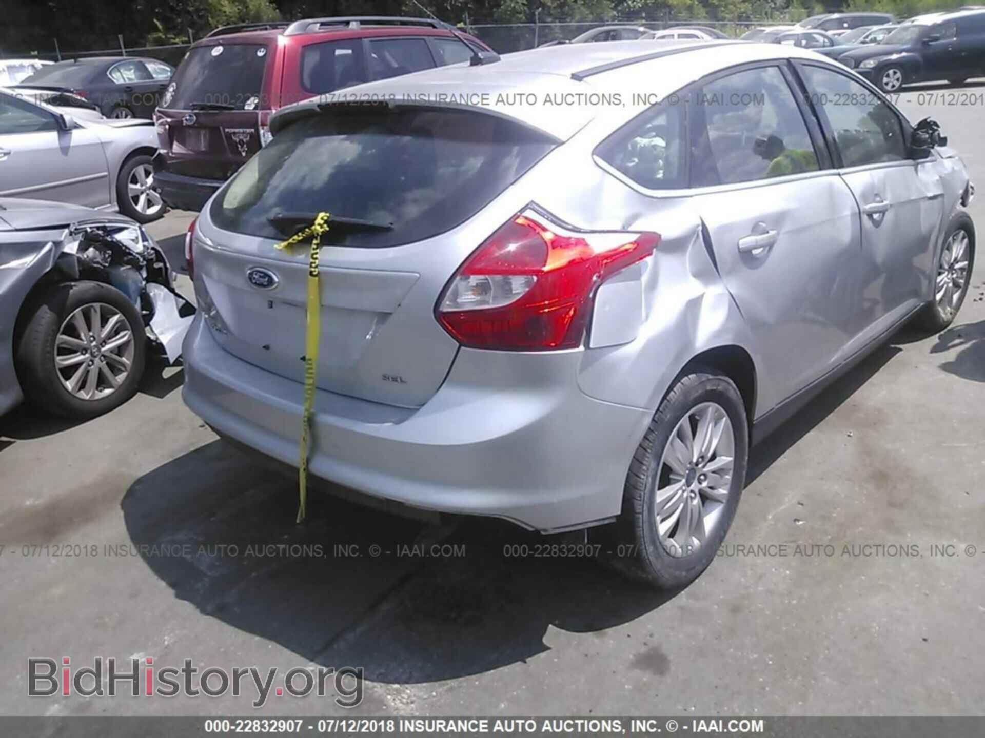 2012 Ford Focus - VIN: 1FAHP3M23CL266861 - Photo 4