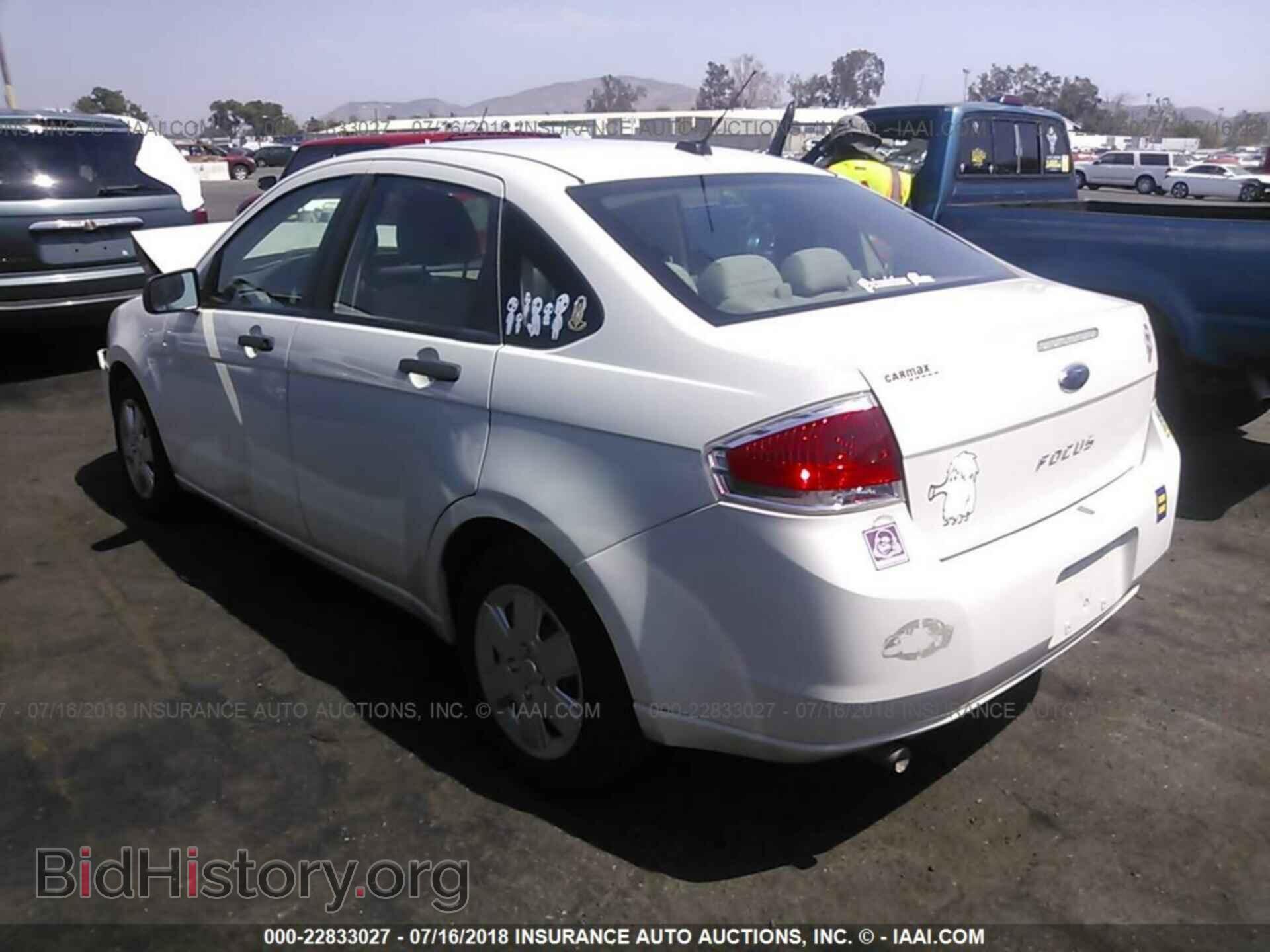 2011 Ford Focus - VIN: 1FAHP3EN1BW180874 - Фото 3