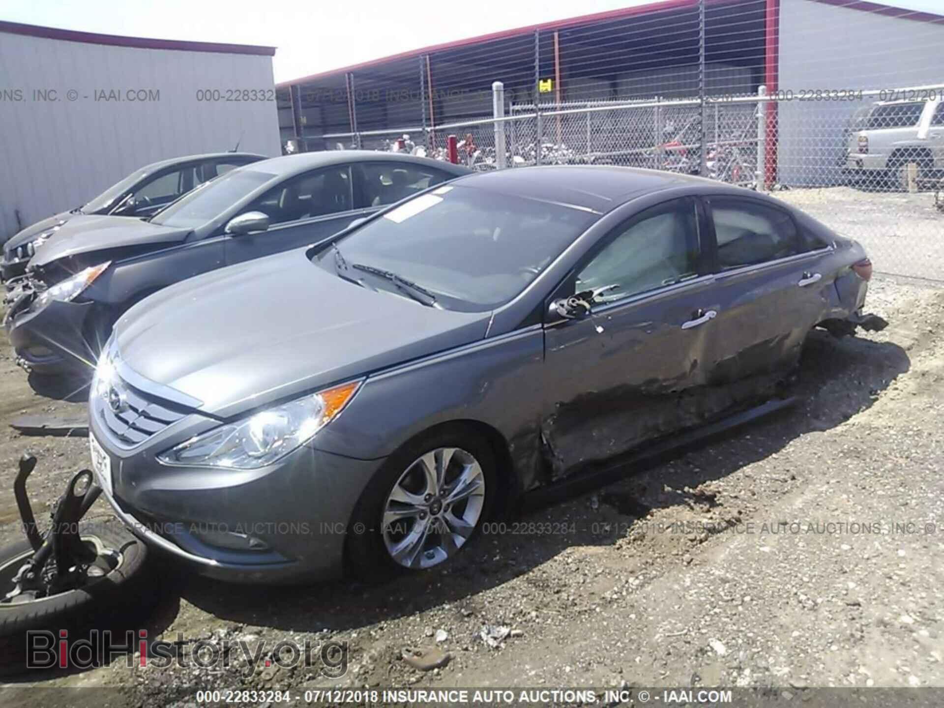 2012 Hyundai Sonata - VIN: 5NPEC4AC2CH481373 - Photo 2