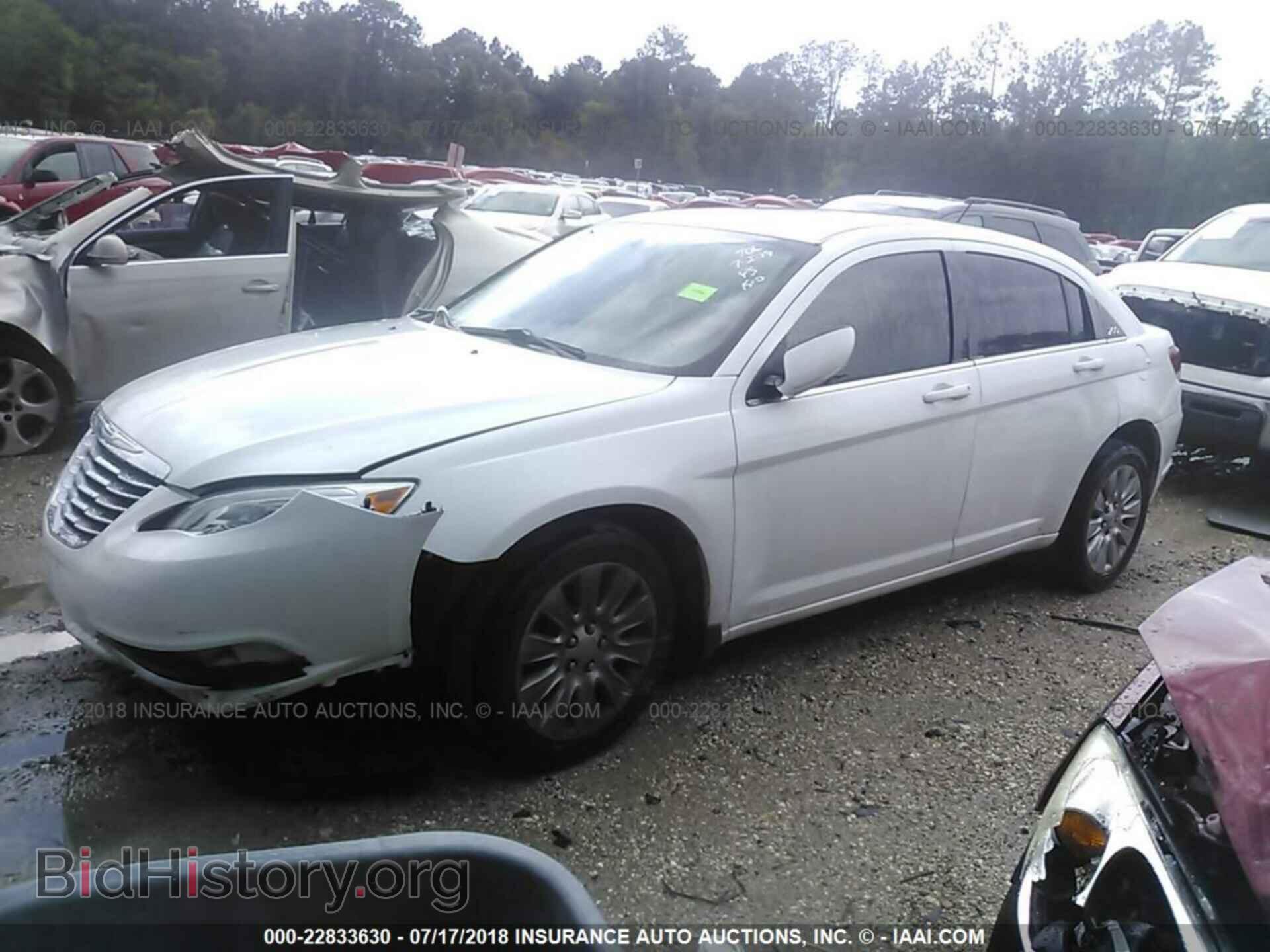 2012 Chrysler 200 - VIN: 1C3CCBAB2CN292360 - Фото 2