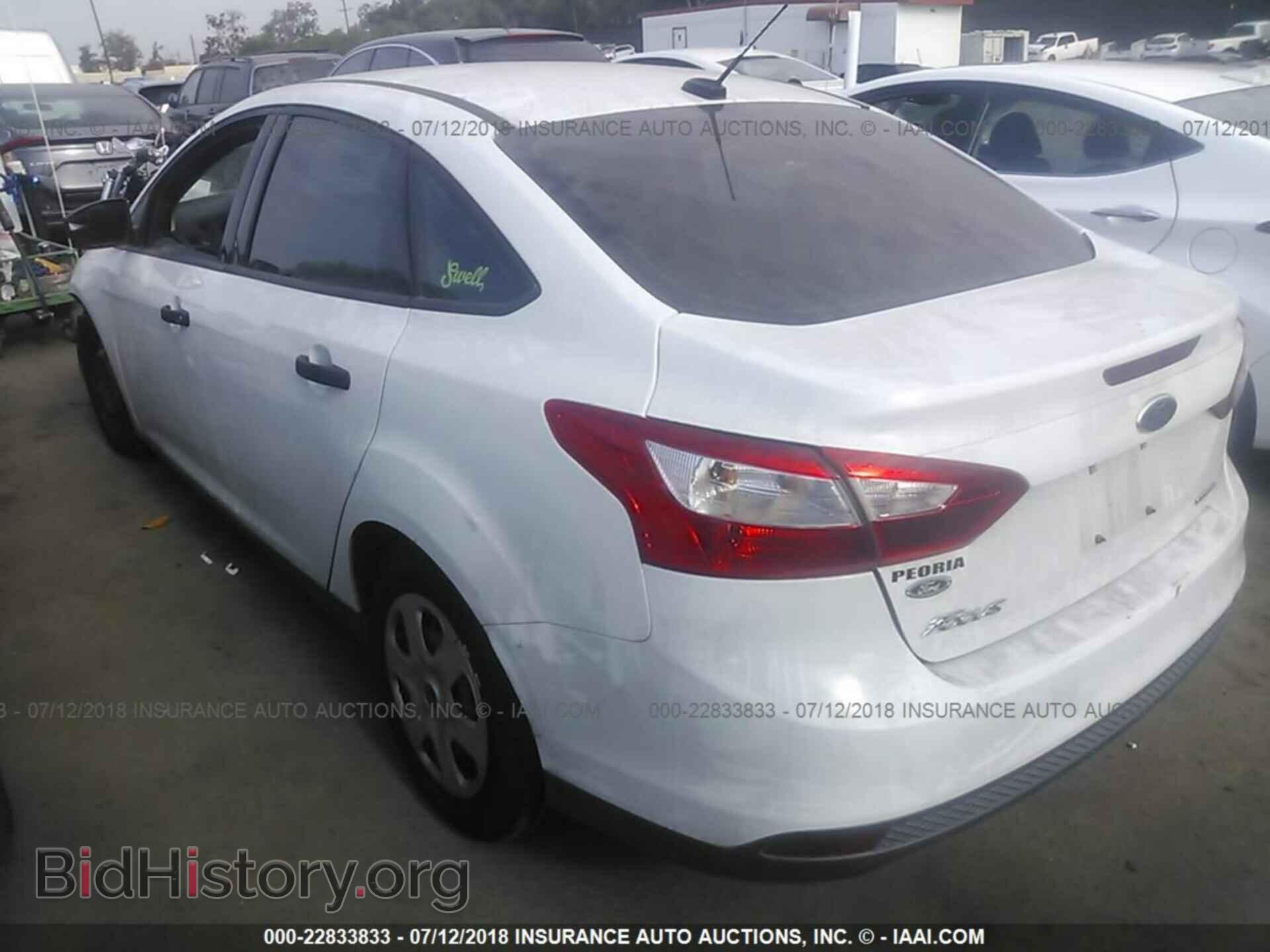 2013 Ford Focus - VIN: 1FADP3E24DL284607 - Фото 3