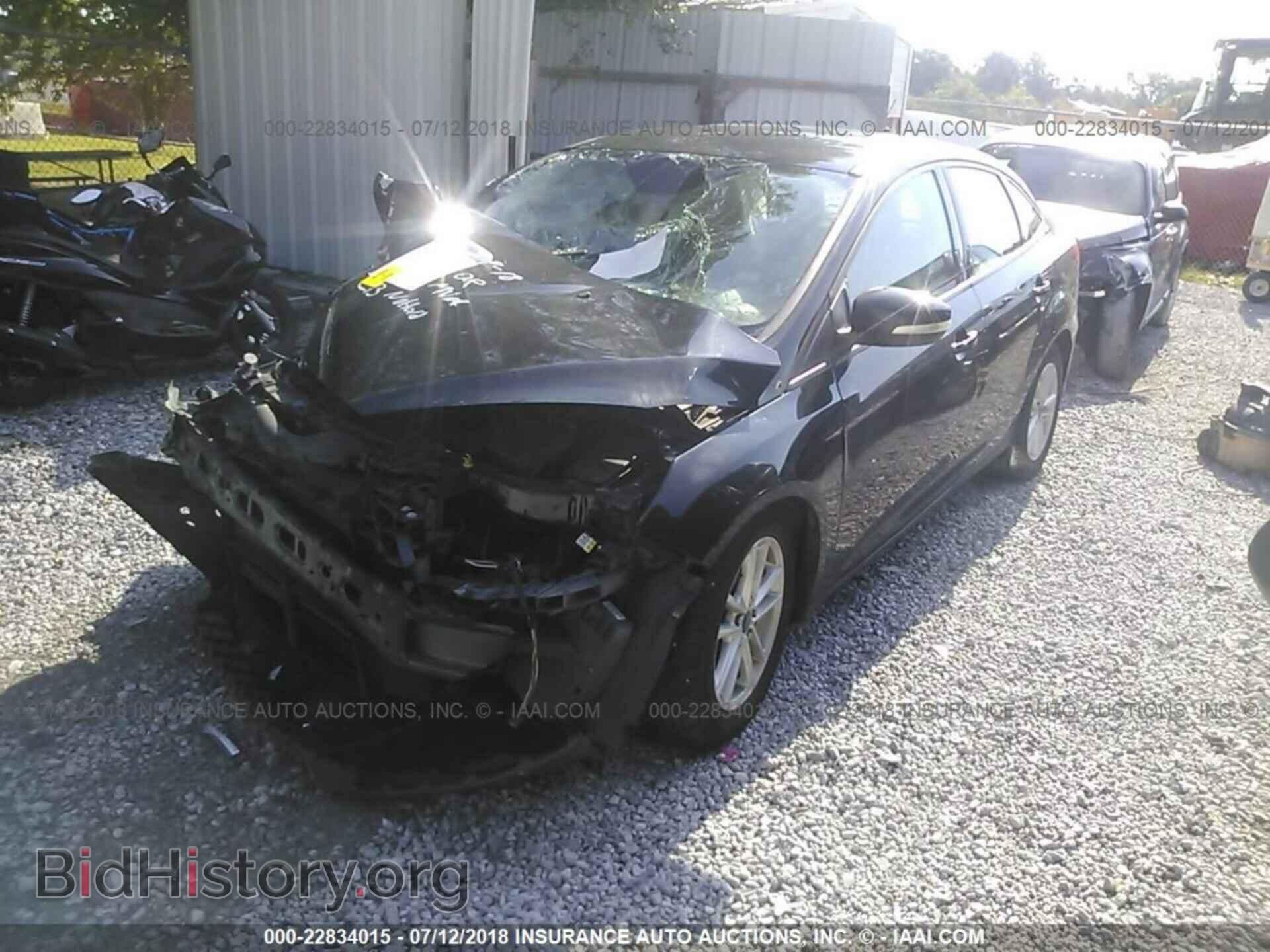 2015 Ford Focus - VIN: 1FADP3F2XFL372711 - Фото 2