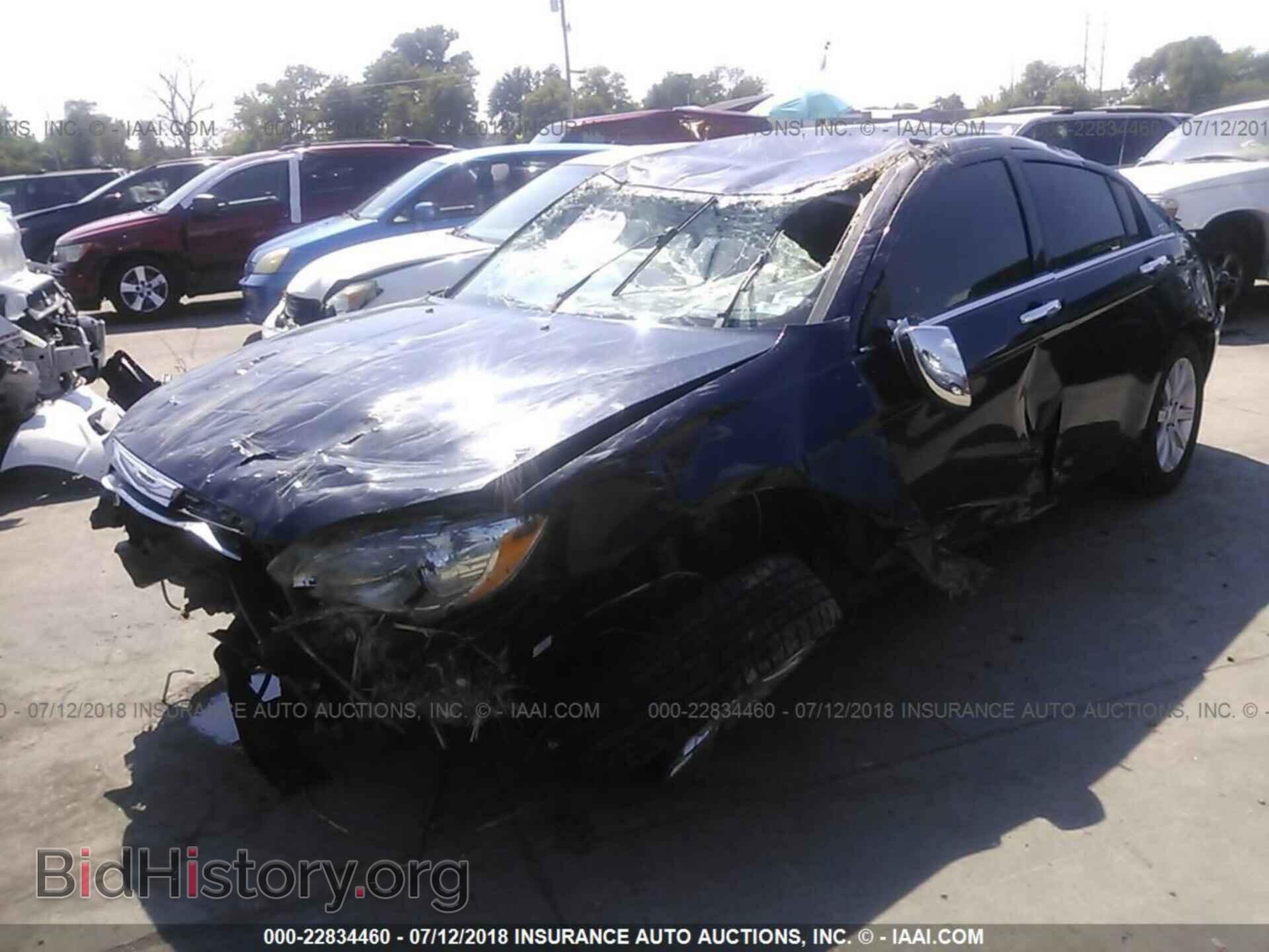 2013 Chrysler 200 - VIN: 1C3CCBCG3DN550038 - Фото 2