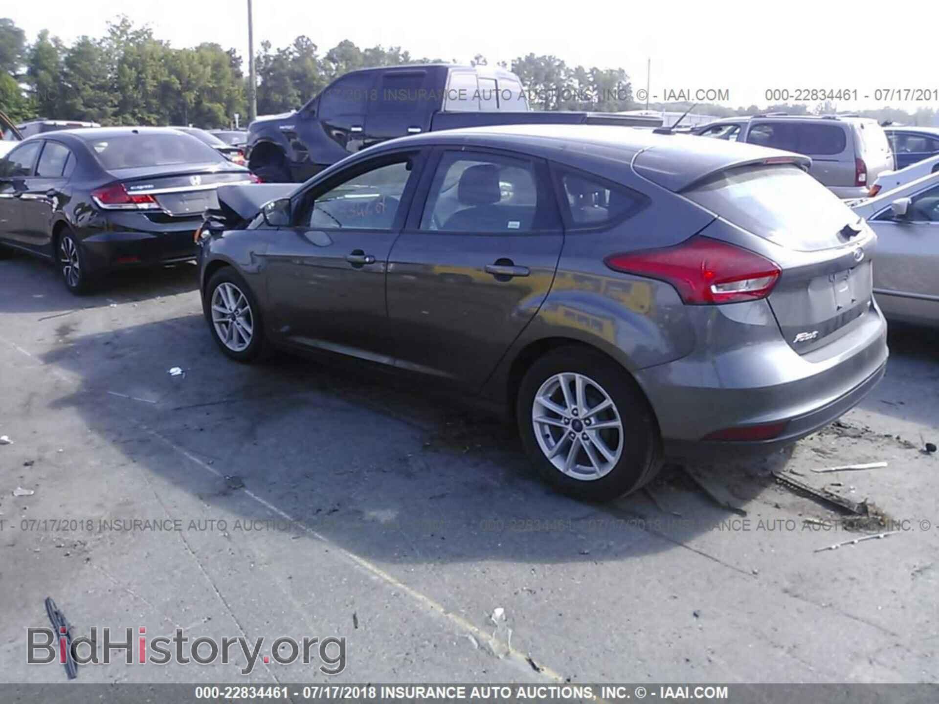 2017 Ford Focus - VIN: 1FADP3K29HL278909 - Photo 3