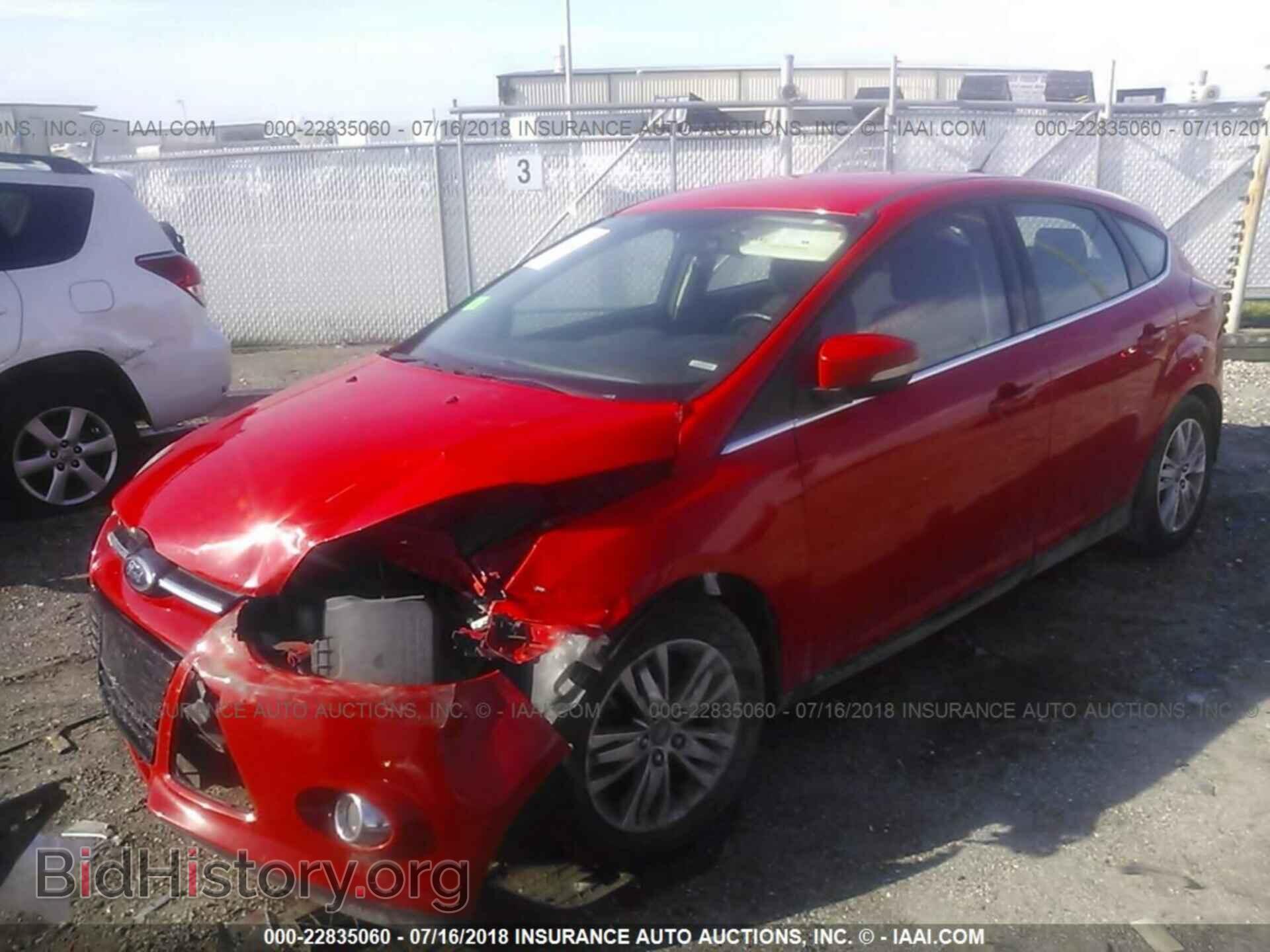 2012 Ford Focus - VIN: 1FAHP3M22CL405023 - Photo 2
