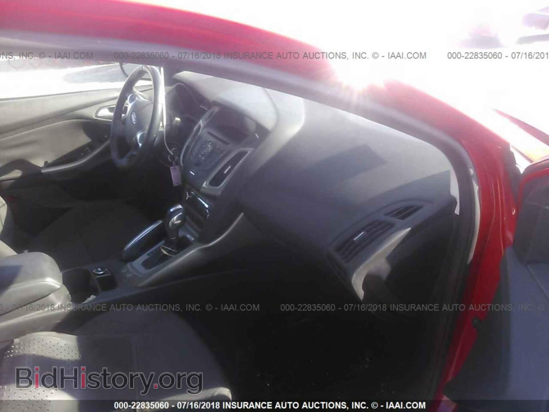 2012 Ford Focus - VIN: 1FAHP3M22CL405023 - Photo 5