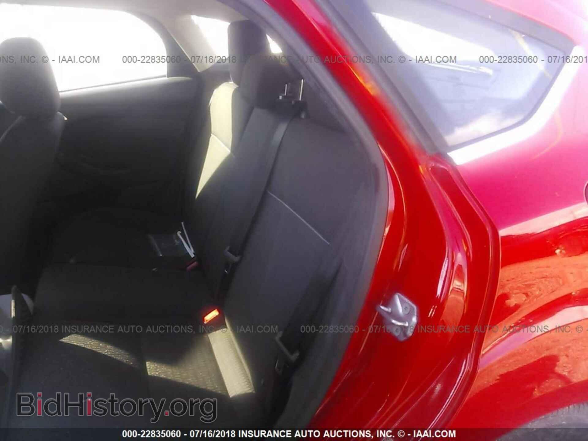 2012 Ford Focus - VIN: 1FAHP3M22CL405023 - Photo 8
