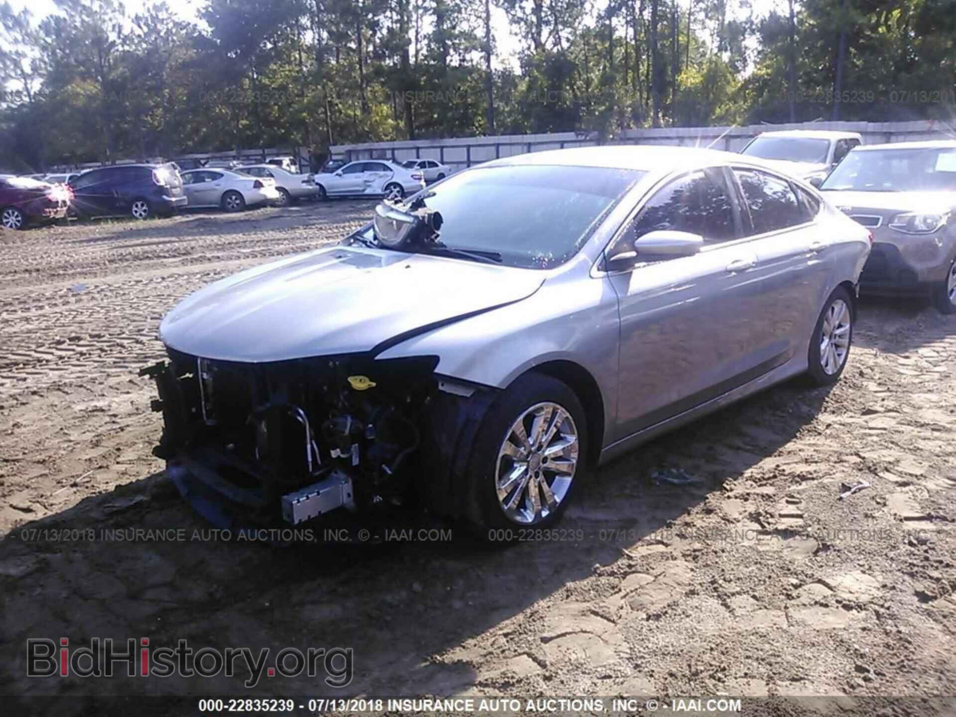 2015 Chrysler 200 - VIN: 1C3CCCAB2FN504846 - Photo 2