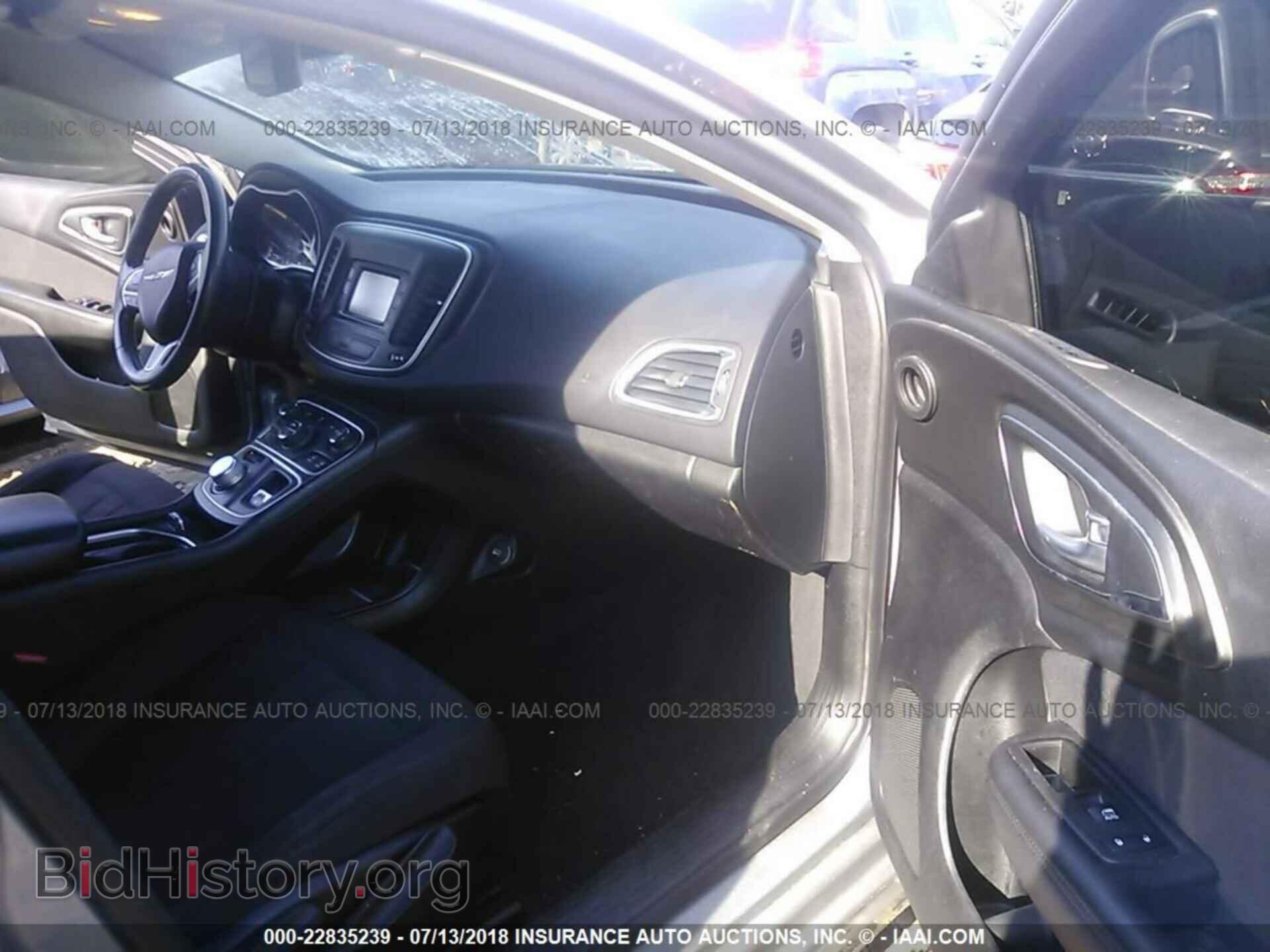 2015 Chrysler 200 - VIN: 1C3CCCAB2FN504846 - Photo 5