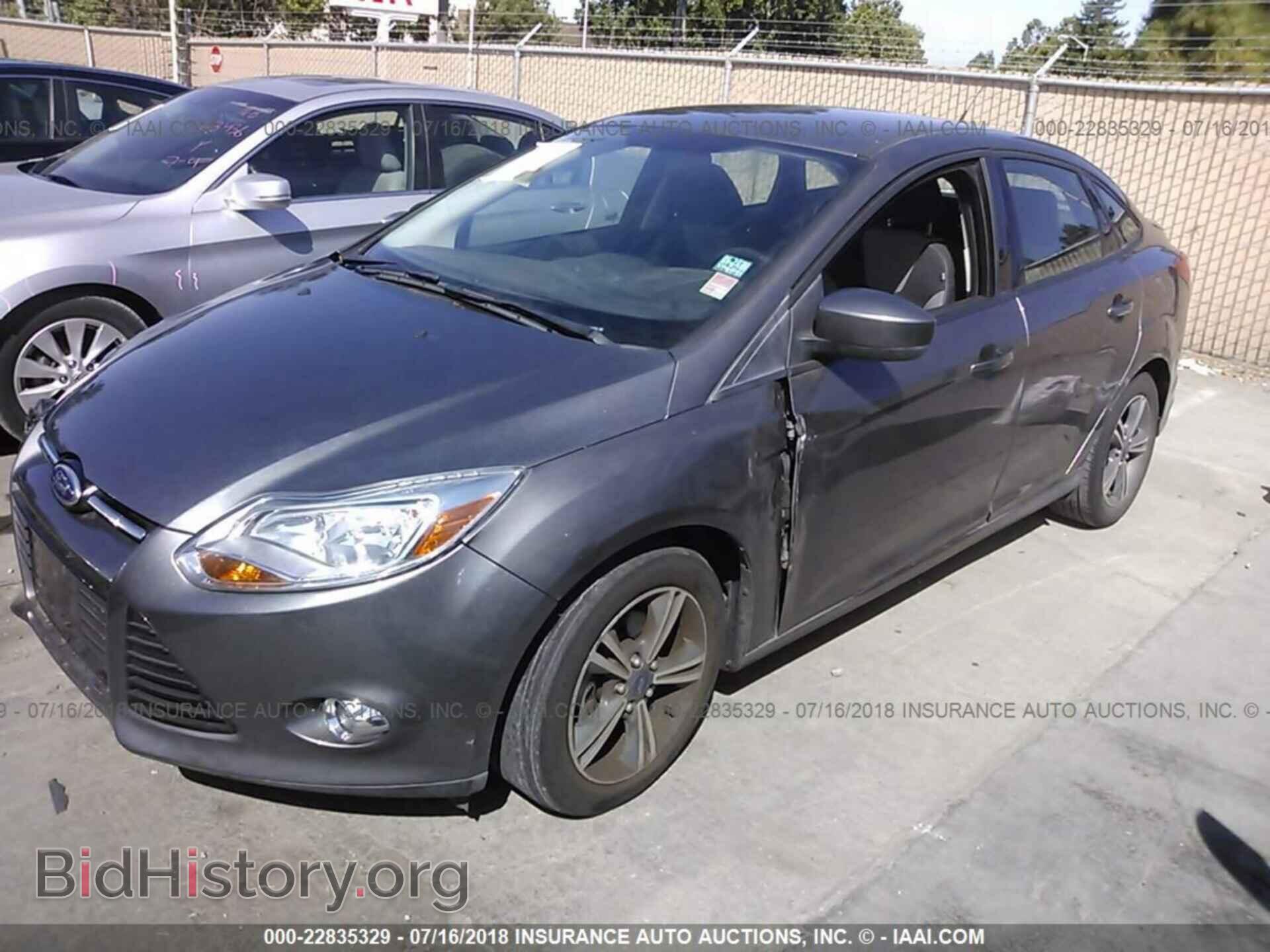 2012 Ford Focus - VIN: 1FAHP3F2XCL477553 - Photo 2