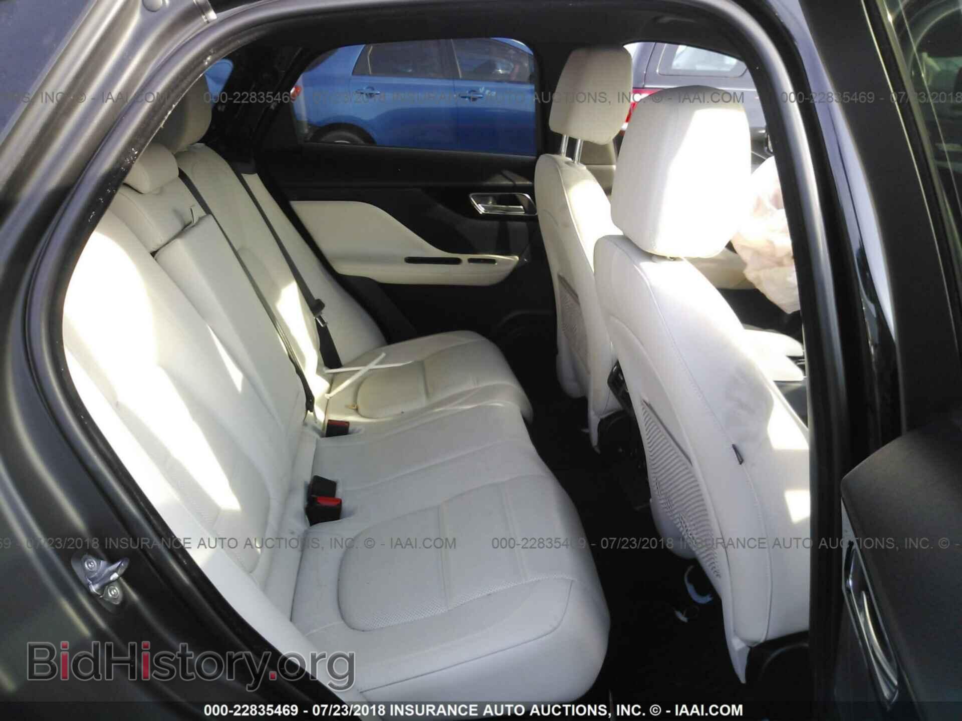 2017 Jaguar F-pace - VIN: SADCK2BN8HA496462 - Фото 8