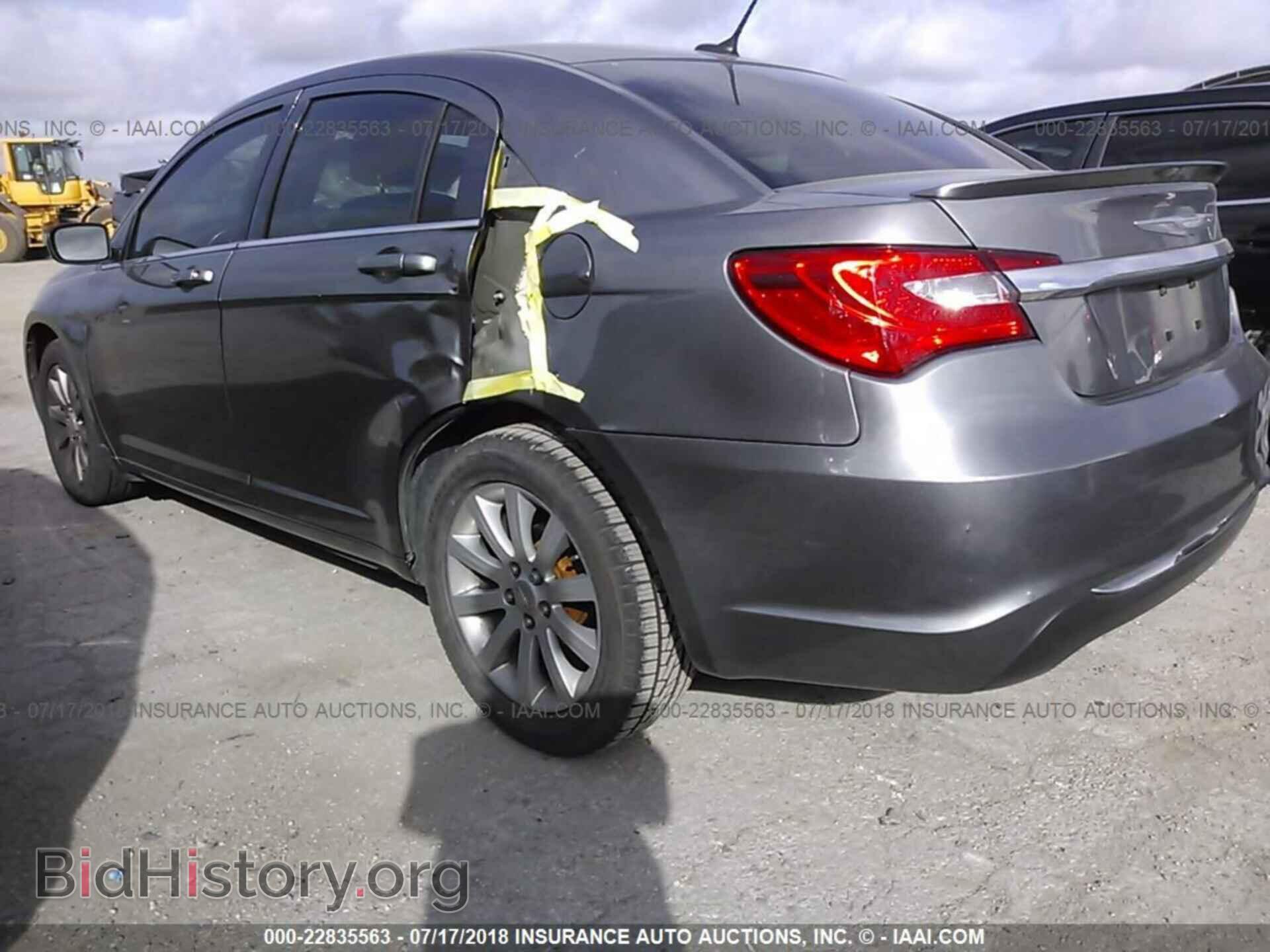 2013 Chrysler 200 - VIN: 1C3CCBBB3DN699796 - Photo 3