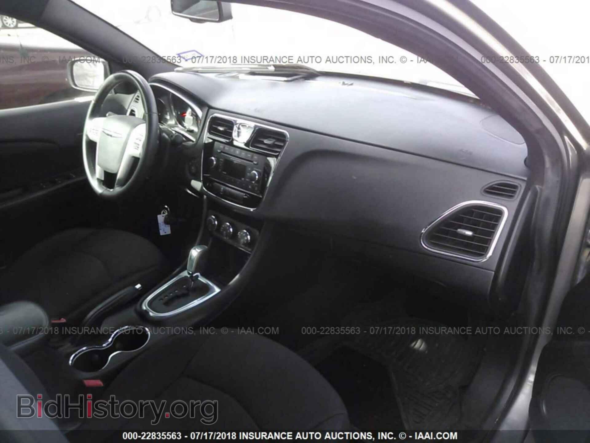 2013 Chrysler 200 - VIN: 1C3CCBBB3DN699796 - Photo 5