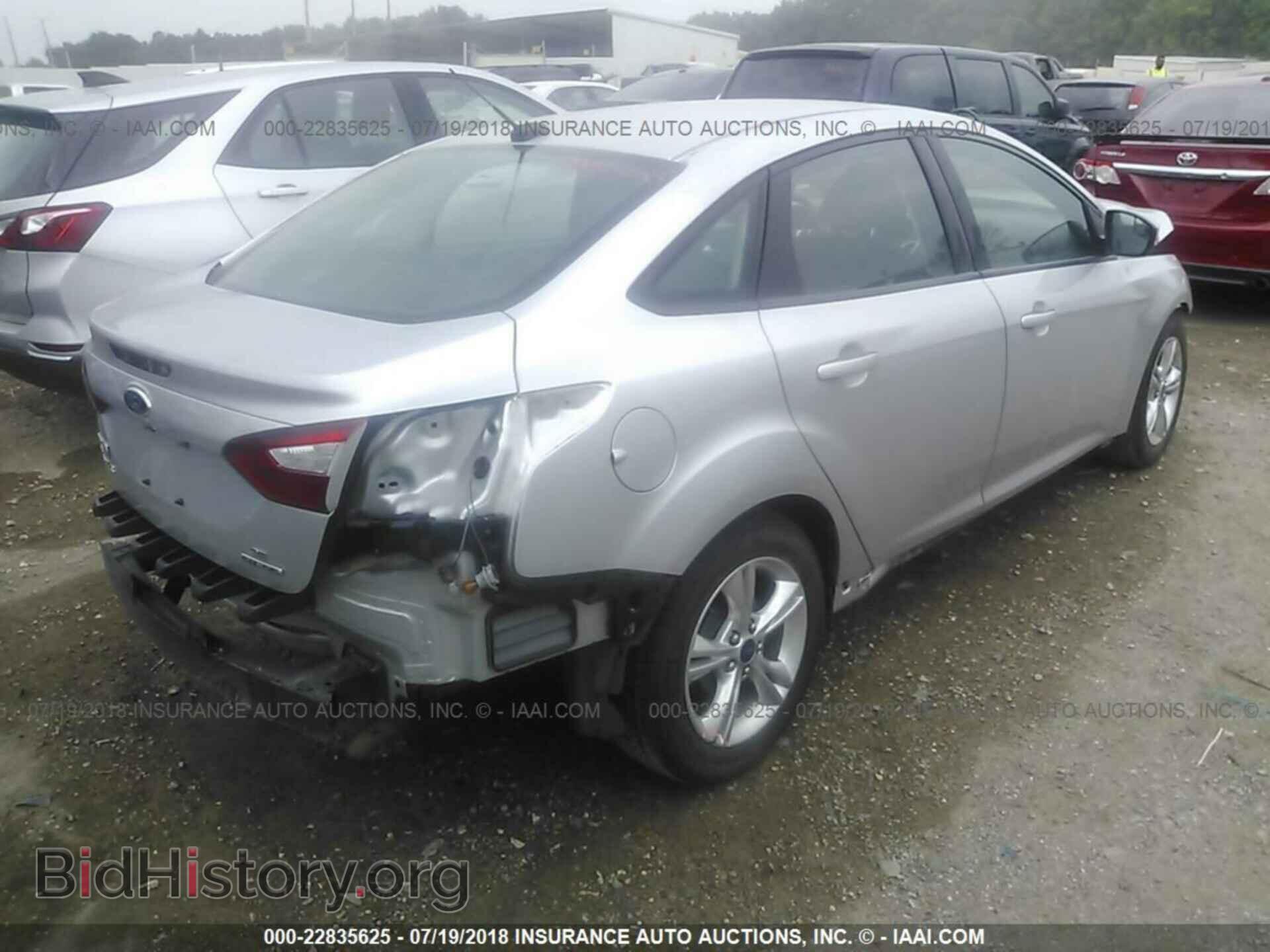 2014 Ford Focus - VIN: 1FADP3F27EL266084 - Photo 4