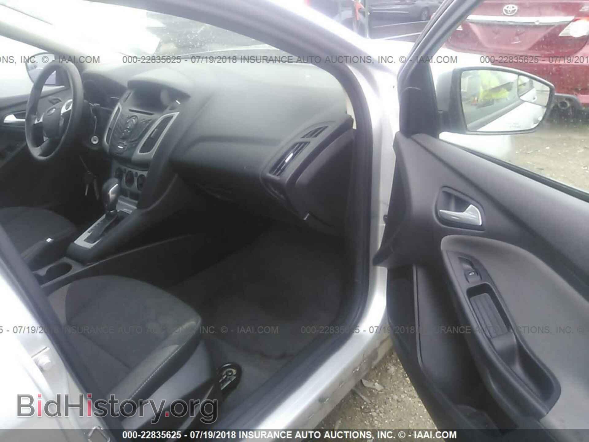 2014 Ford Focus - VIN: 1FADP3F27EL266084 - Photo 5
