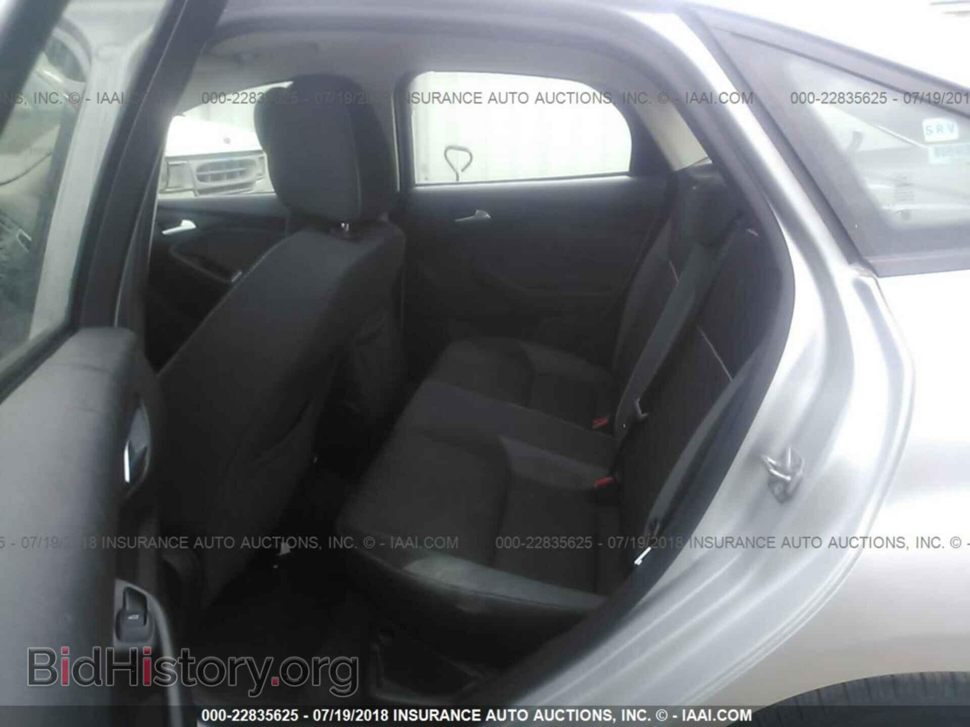 2014 Ford Focus - VIN: 1FADP3F27EL266084 - Photo 8