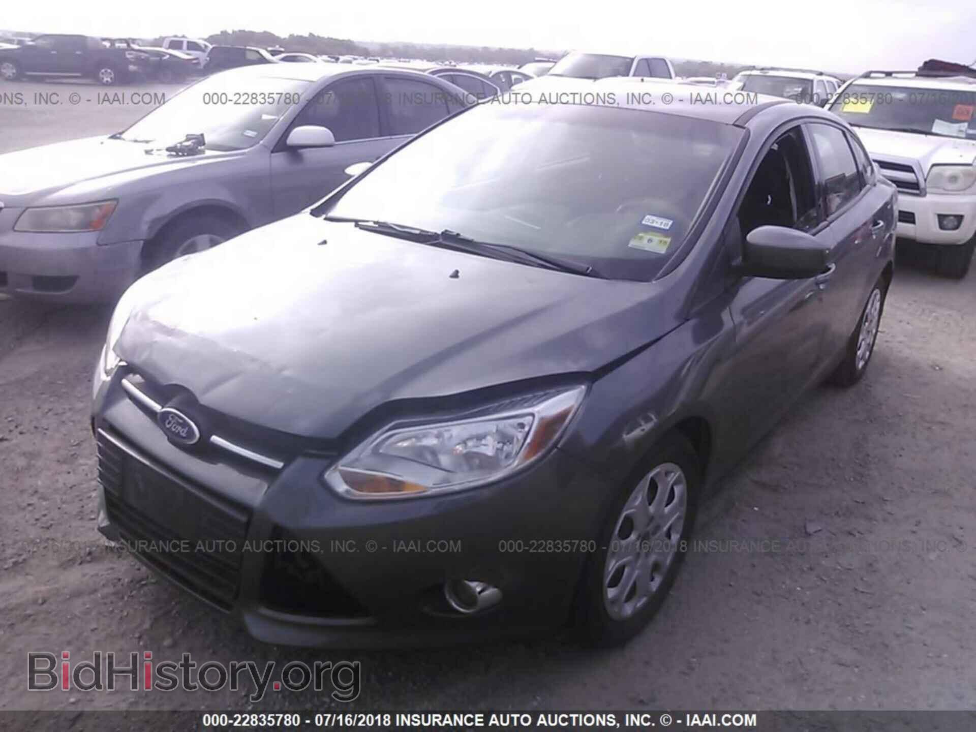 2012 Ford Focus - VIN: 1FAHP3F21CL156338 - Фото 2