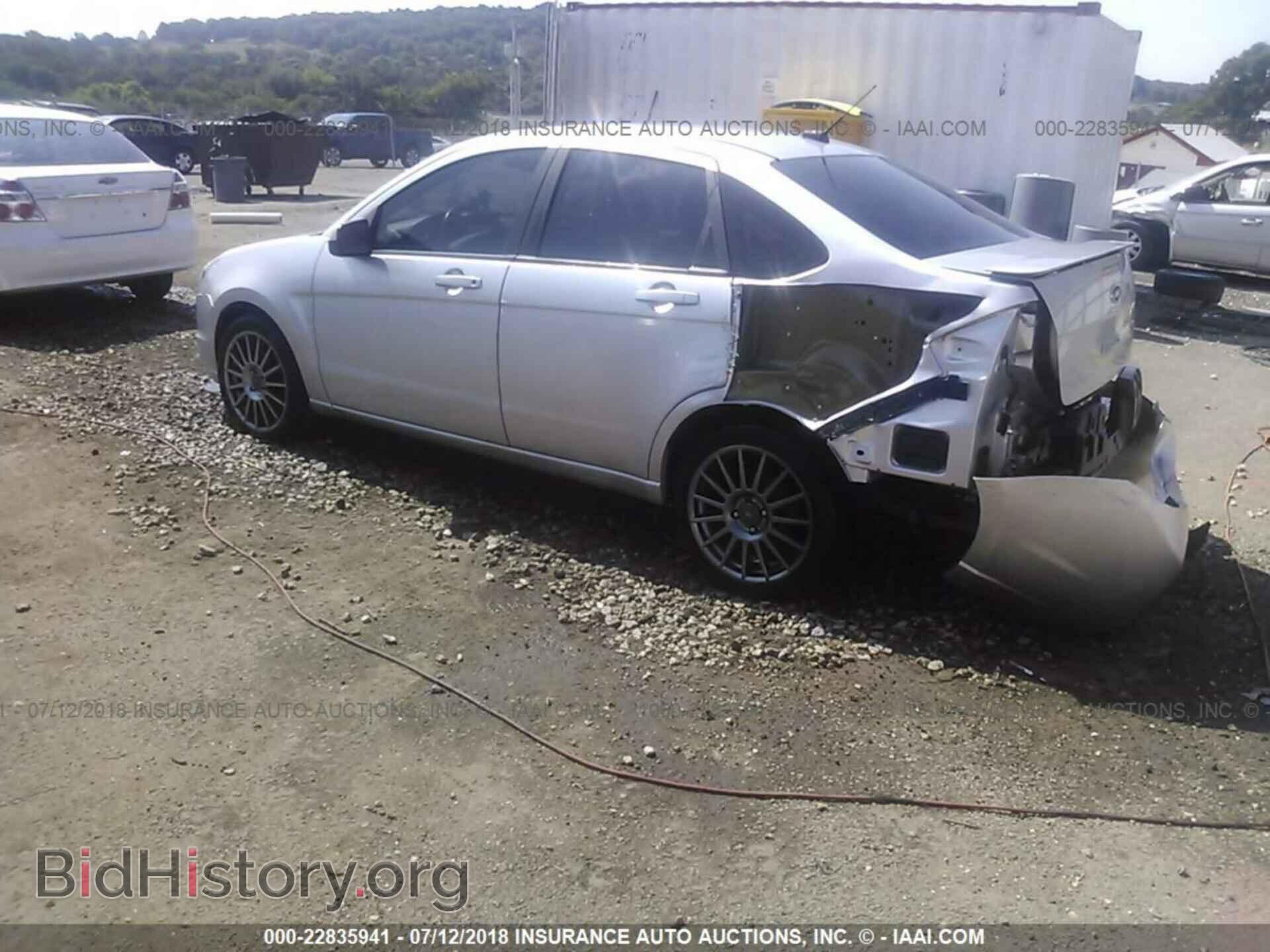 2011 Ford Focus - VIN: 1FAHP3GN4BW122058 - Фото 3