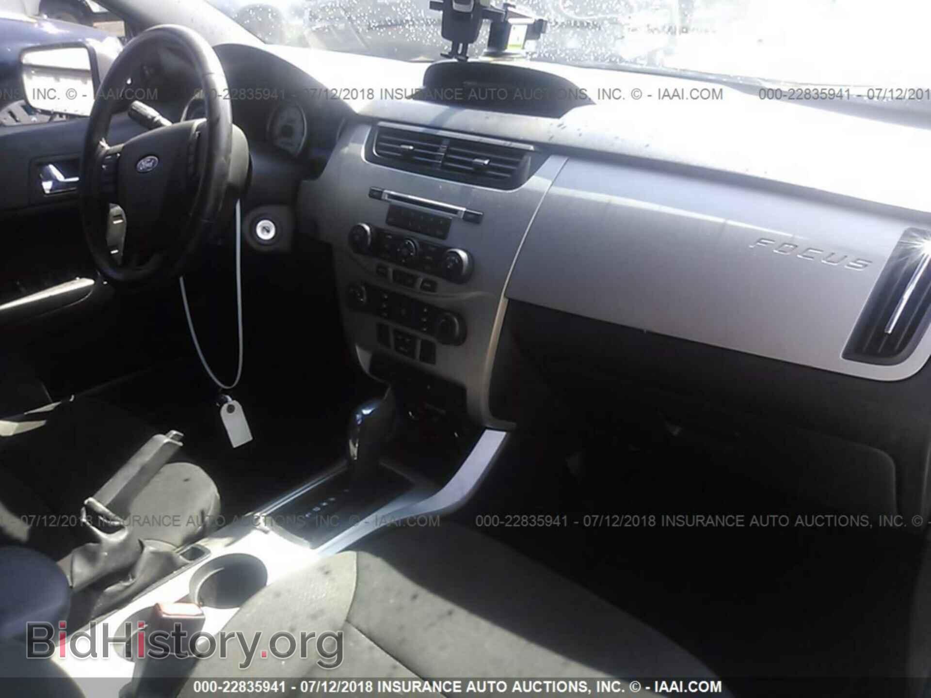 2011 Ford Focus - VIN: 1FAHP3GN4BW122058 - Фото 5