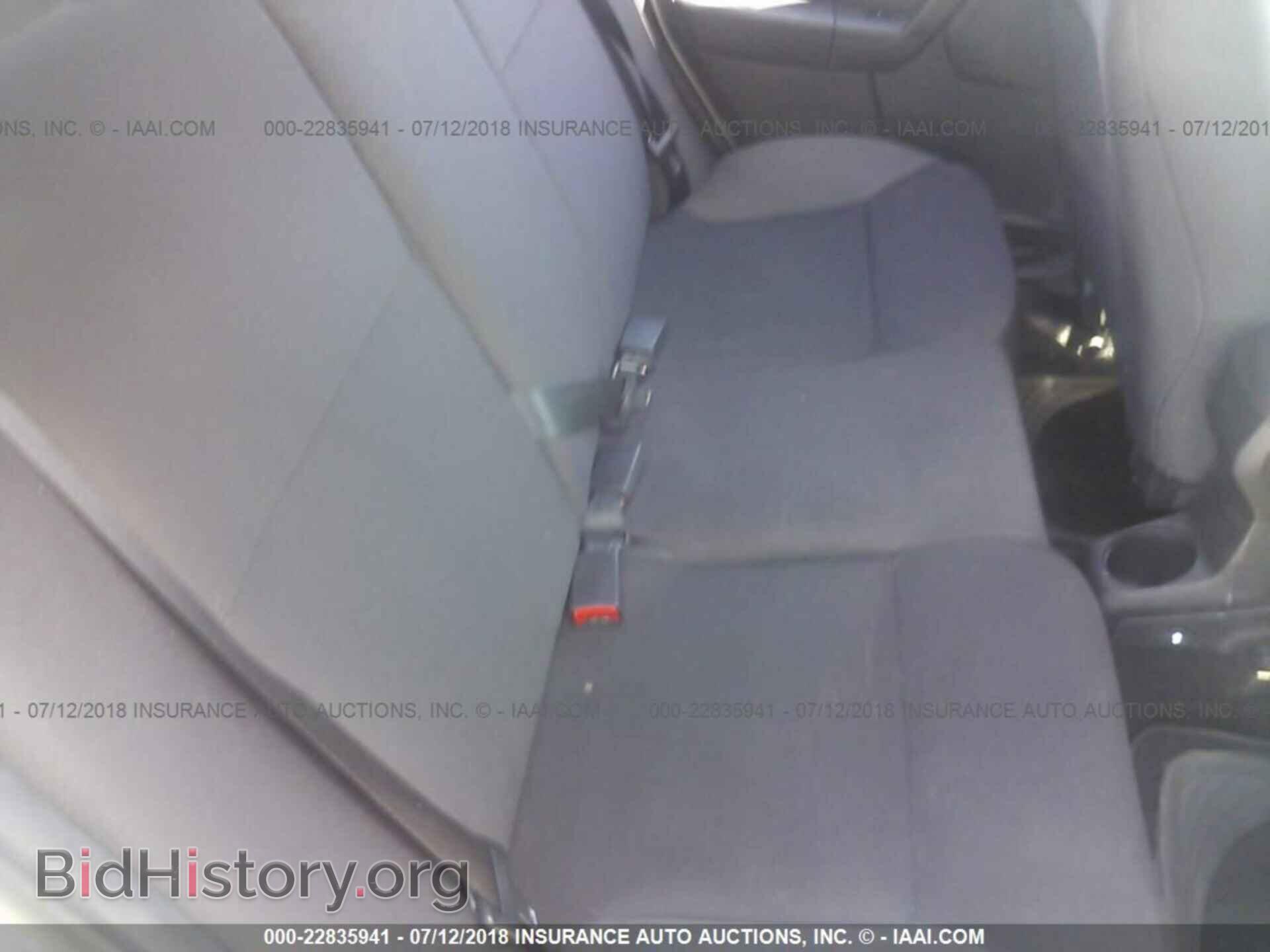 2011 Ford Focus - VIN: 1FAHP3GN4BW122058 - Фото 8