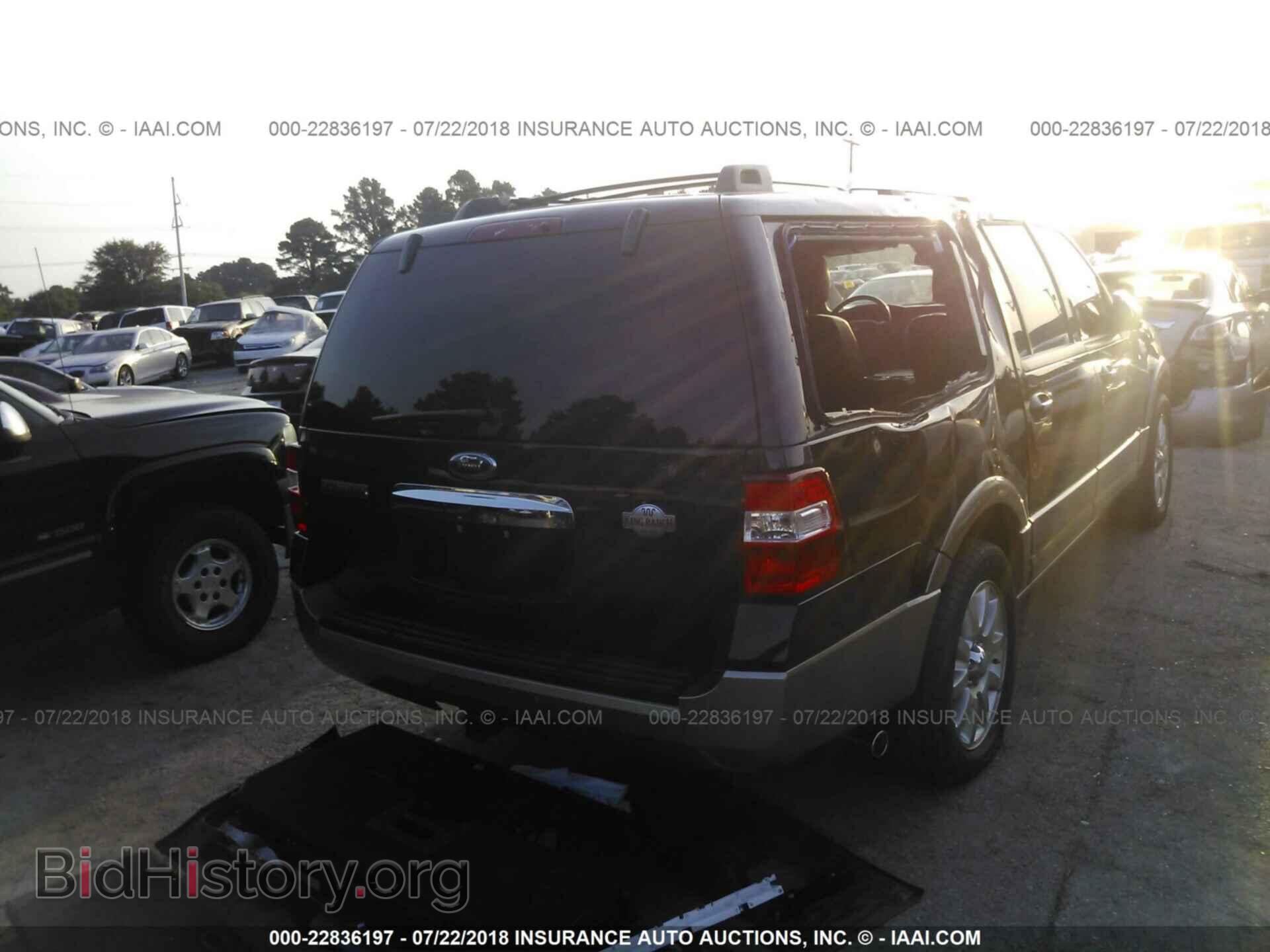 2014 Ford Expedition - VIN: 1FMJK1H57EEF18228 - Фото 4