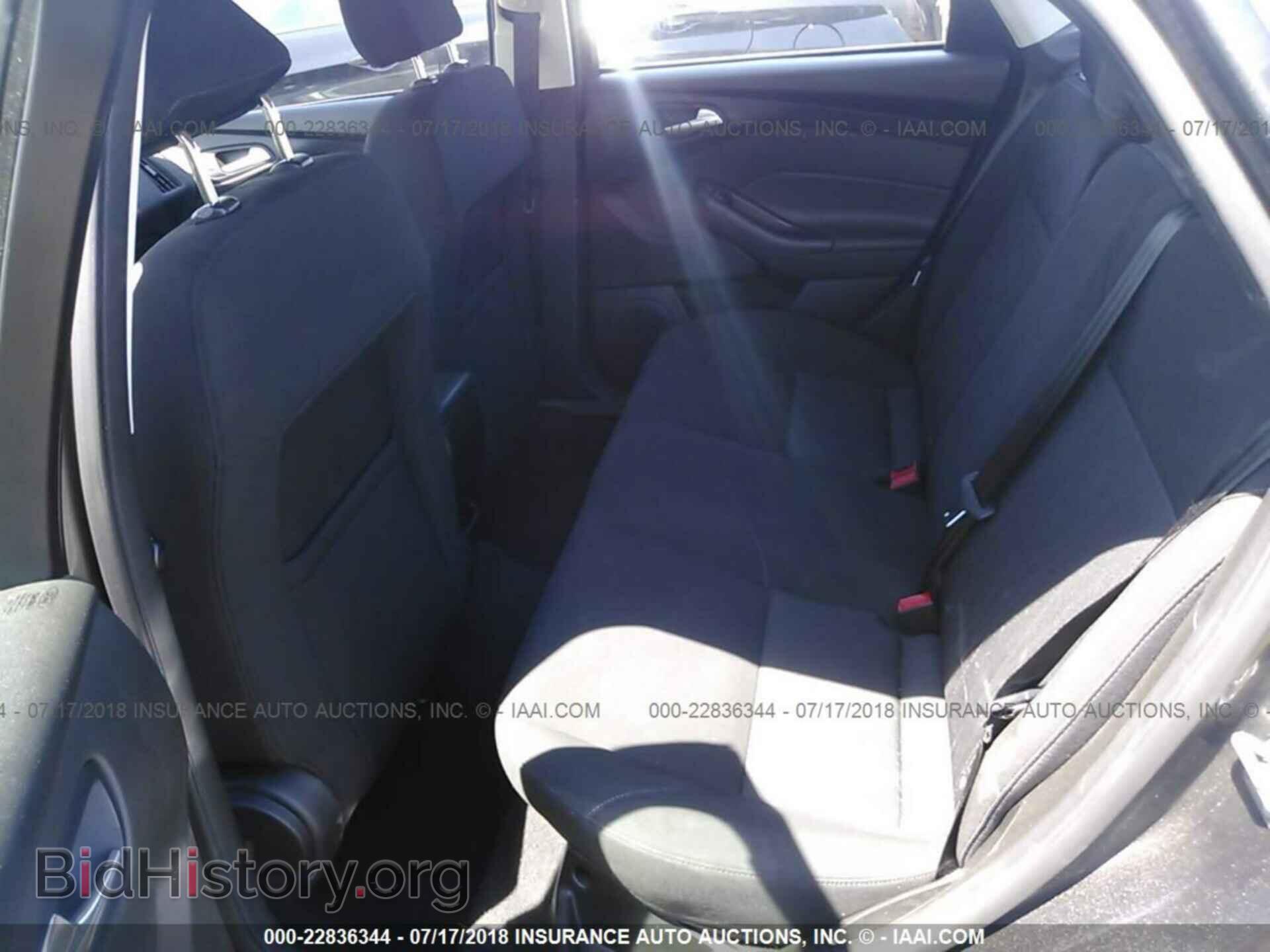 2016 Ford Focus - VIN: 1FADP3F21GL243323 - Фото 8