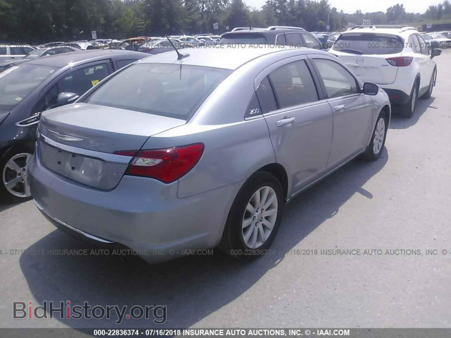 2013 Chrysler 200 - VIN: 1C3CCBCG0DN525856 - Фото 4