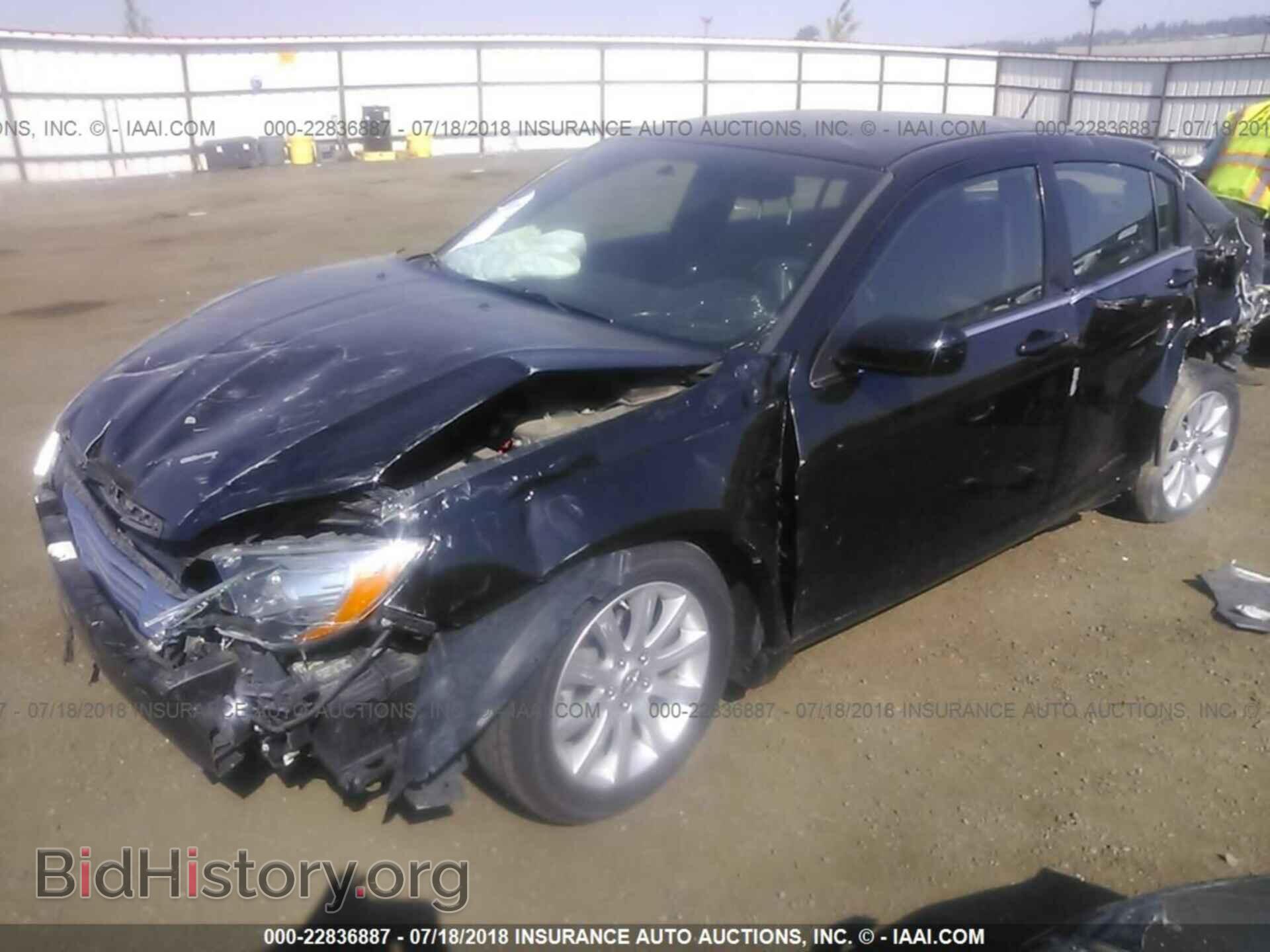 2014 Chrysler 200 - VIN: 1C3CCBBG7EN113906 - Photo 6