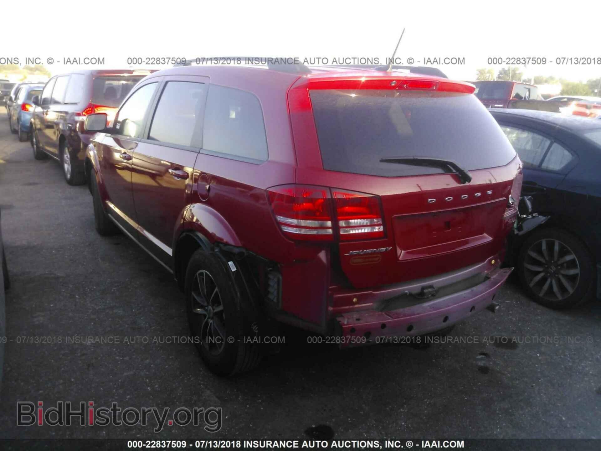 2018 Dodge Journey - VIN: 3C4PDCAB8JT242575 - Фото 3