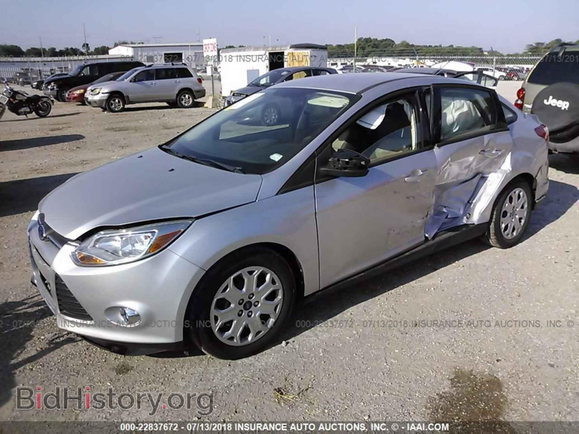 2012 Ford Focus - VIN: 1FAHP3F20CL139661 - Фото 2