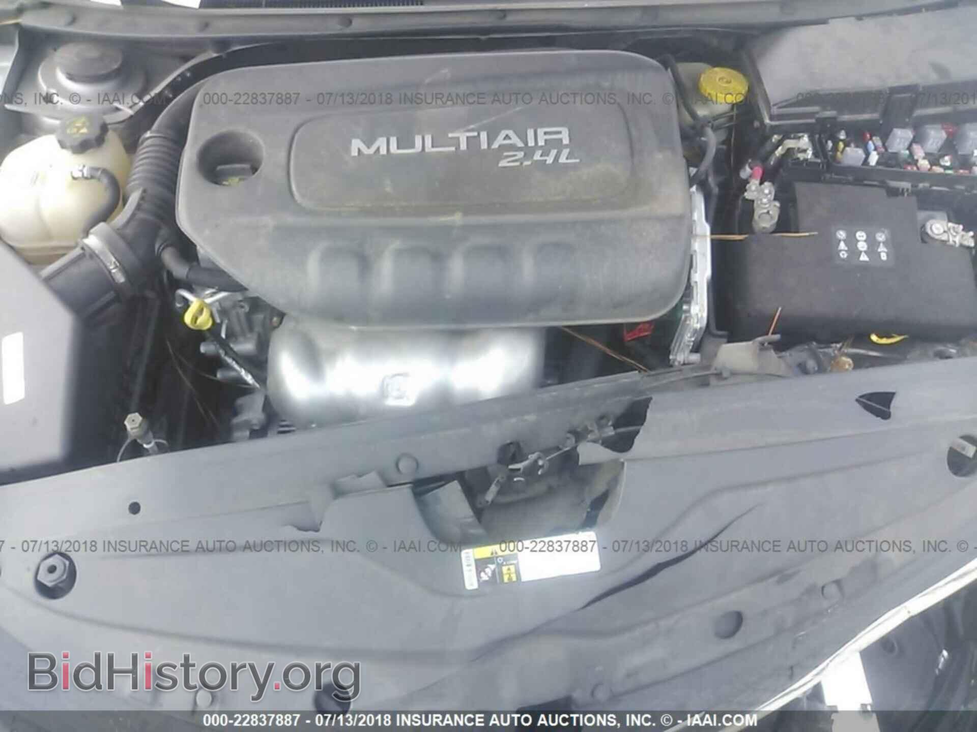 2016 Chrysler 200 - VIN: 1C3CCCAB0GN103121 - Photo 10