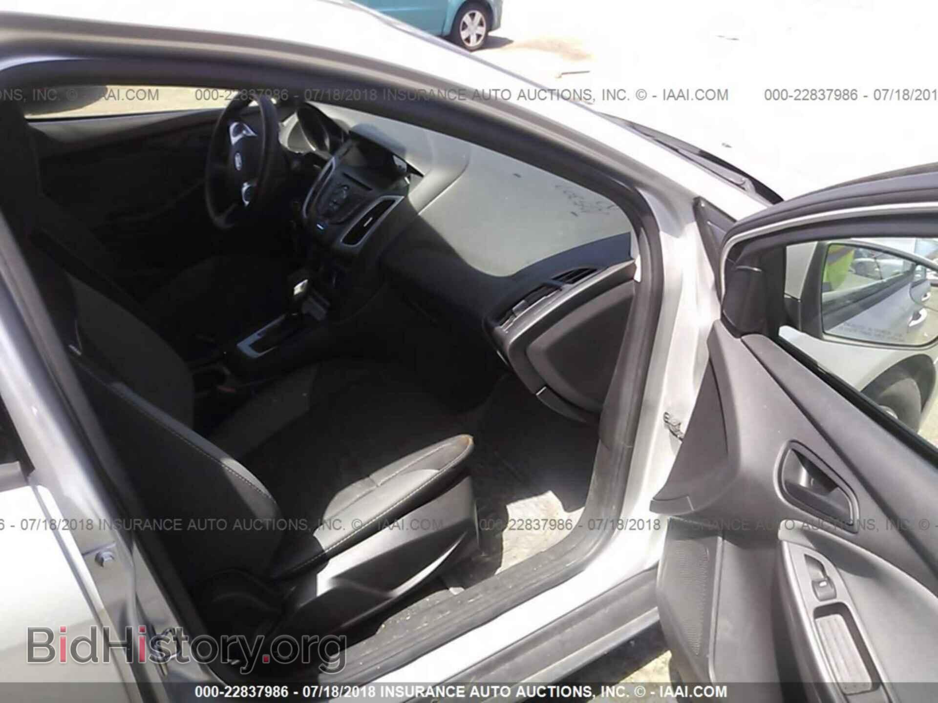 2012 Ford Focus - VIN: 1FAHP3K21CL337509 - Photo 5