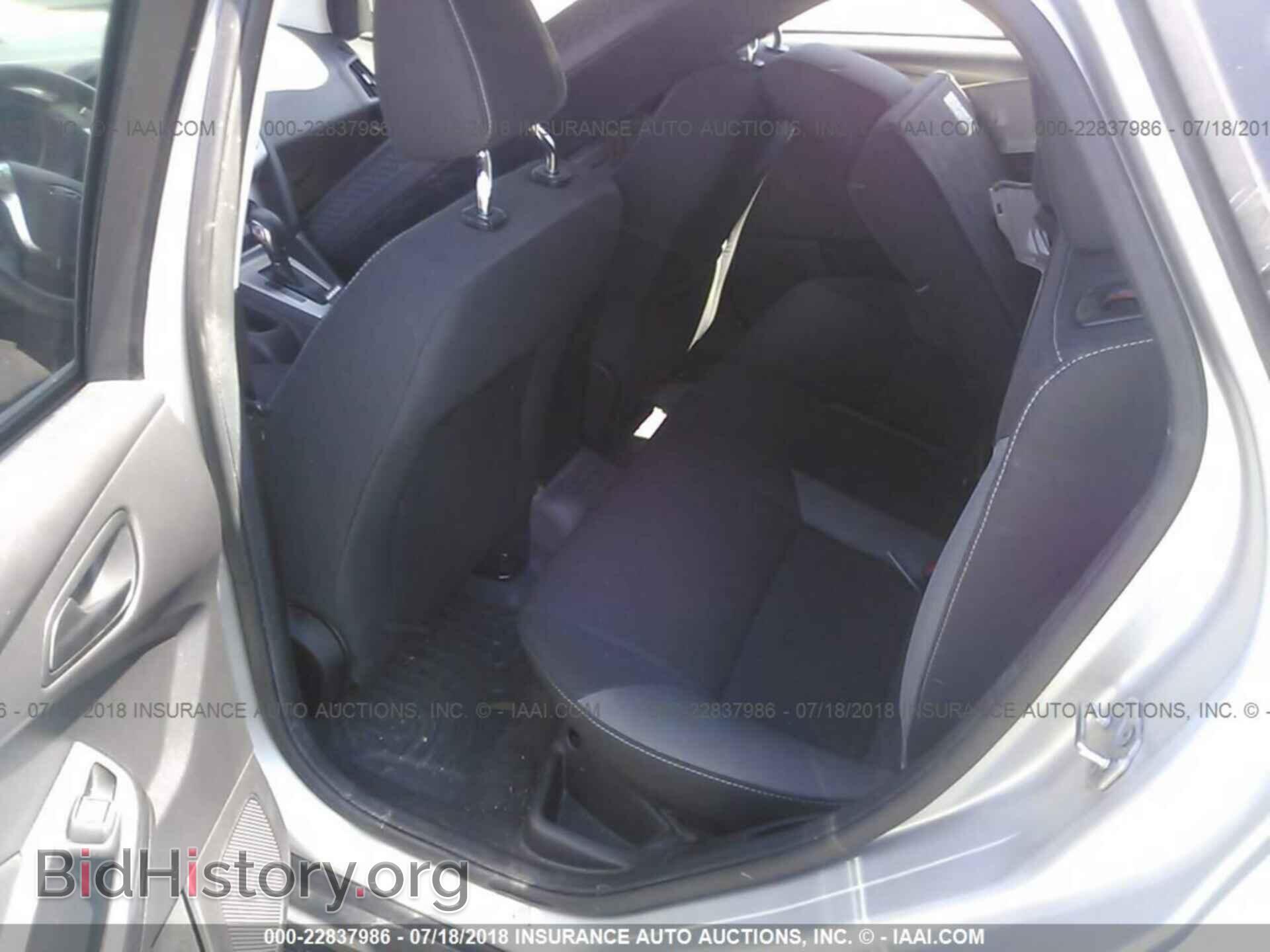 2012 Ford Focus - VIN: 1FAHP3K21CL337509 - Photo 8