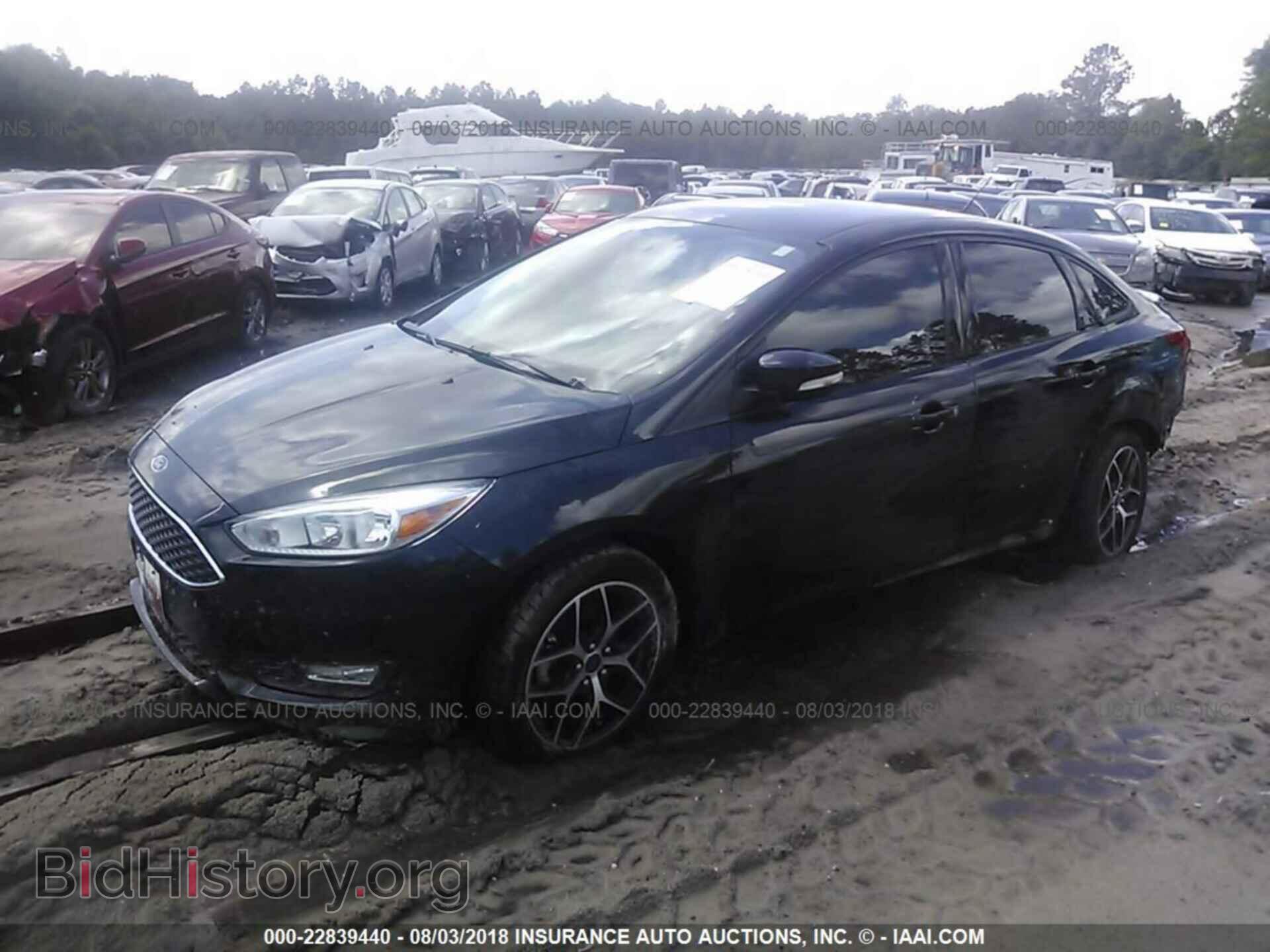 2015 Ford Focus - VIN: 1FADP3F28FL347502 - Photo 2