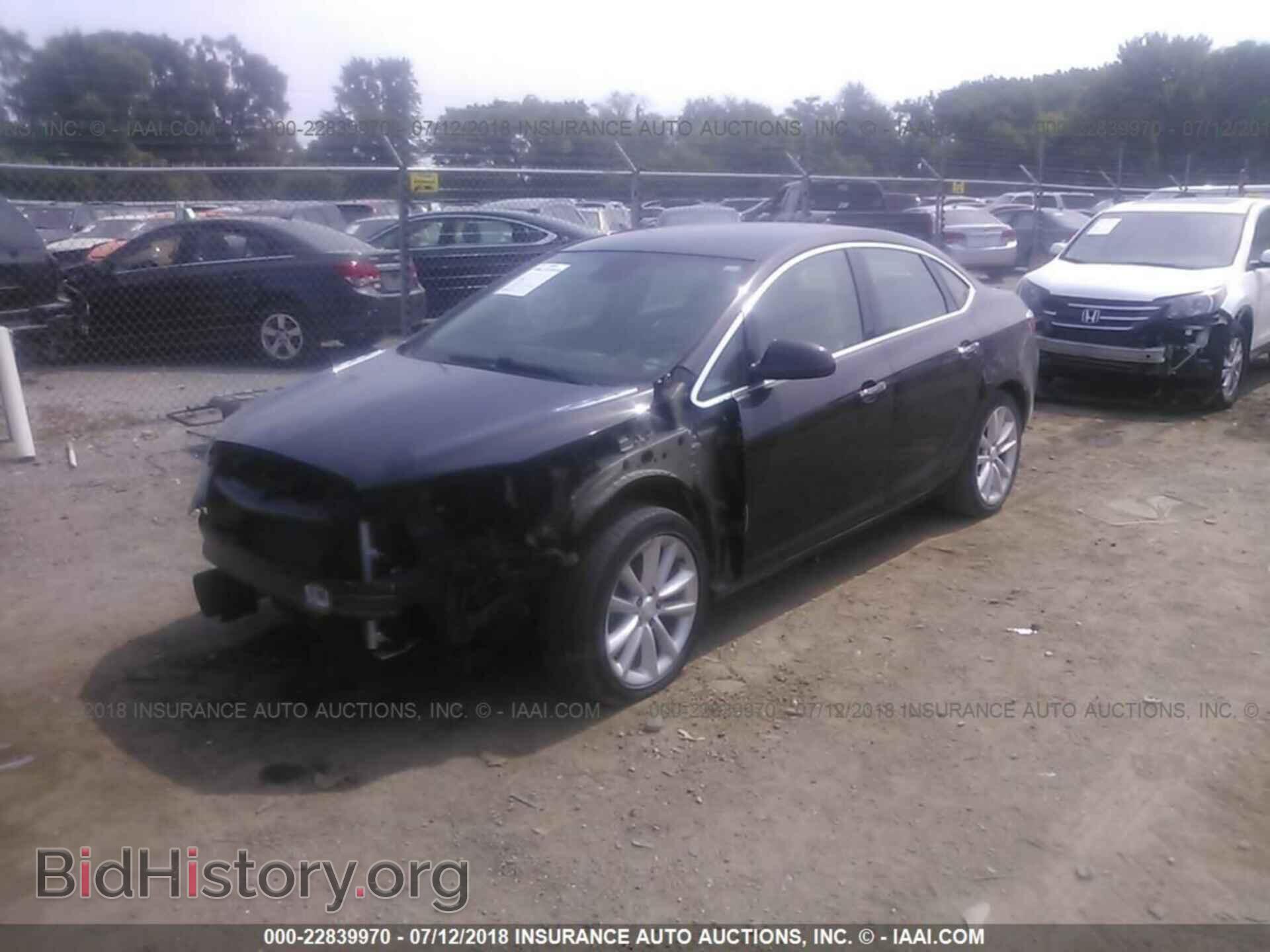 2014 Buick Verano - VIN: 1G4PP5SK4E4119042 - Photo 2