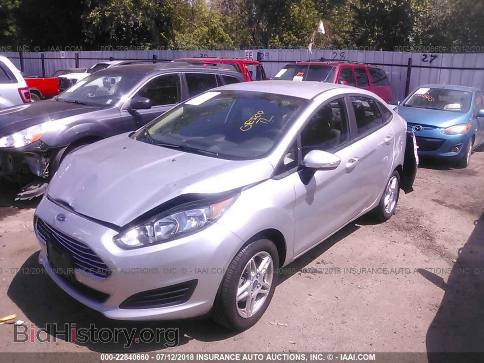 2017 Ford Fiesta - VIN: 3FADP4BJ2HM122500 - Фото 2