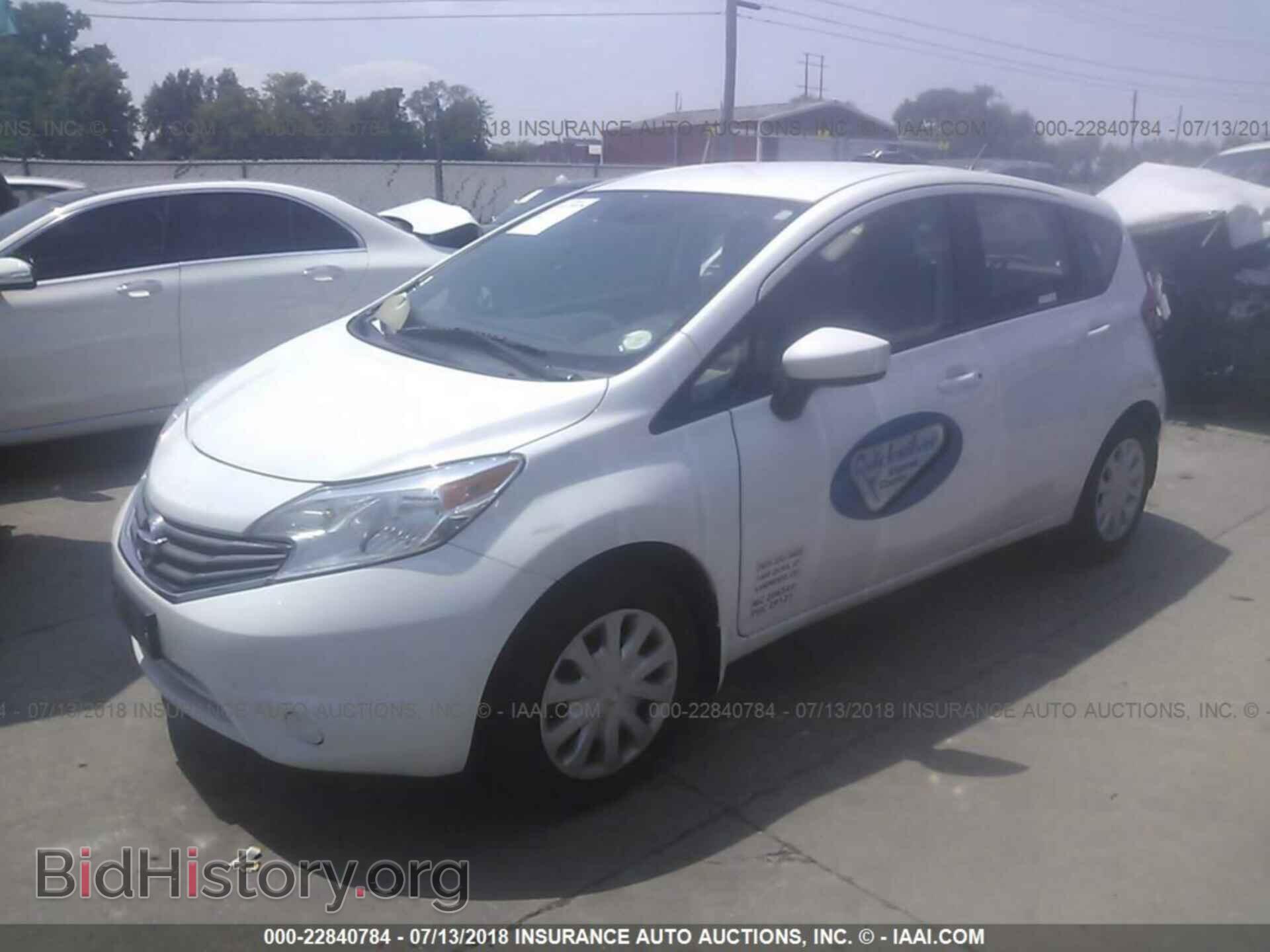 2015 Nissan Versa note - VIN: 3N1CE2CP3FL422717 - Фото 2