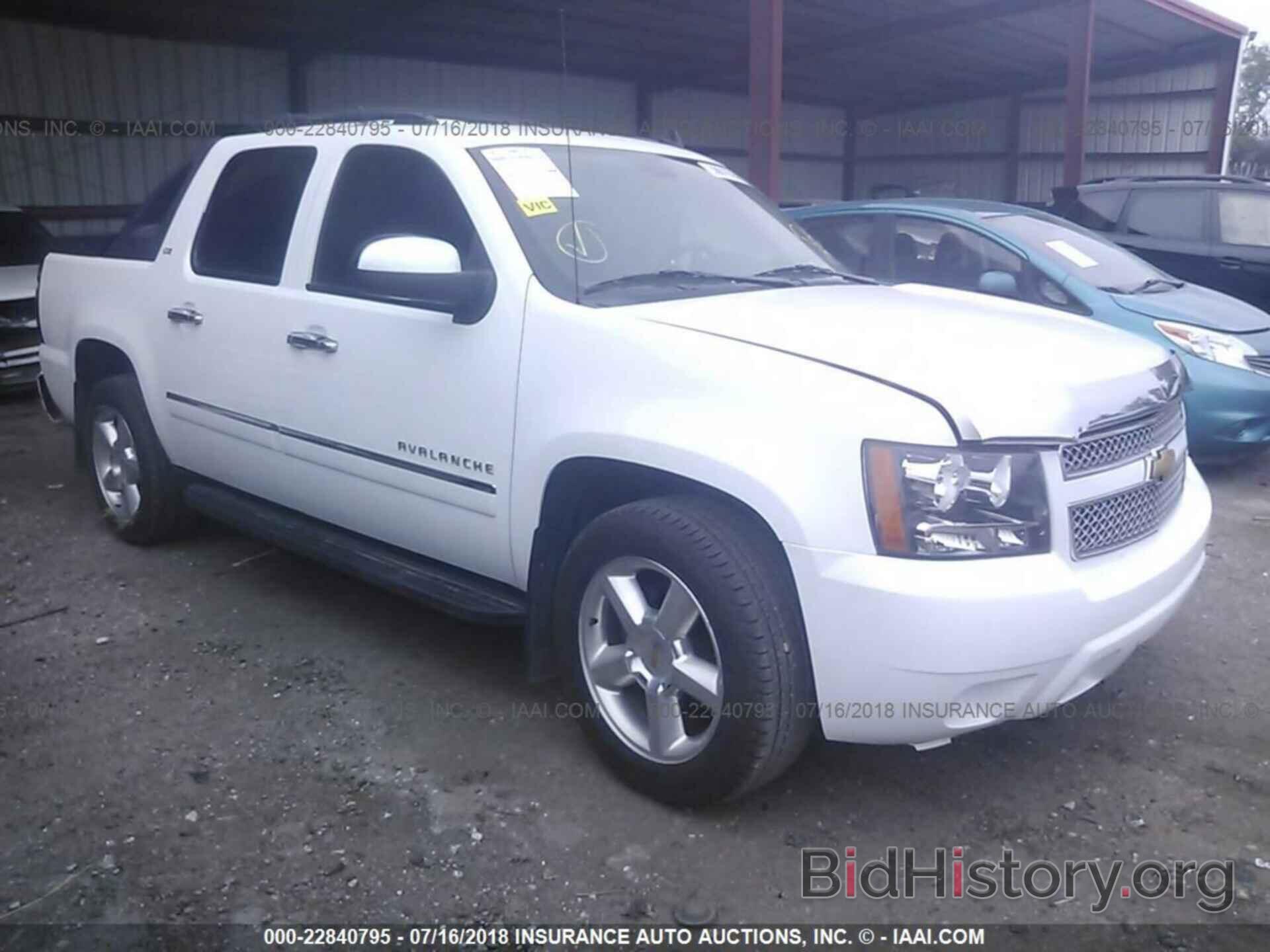 Photo 3GNTKGE77CG213850 - Chevrolet Avalanche 2012