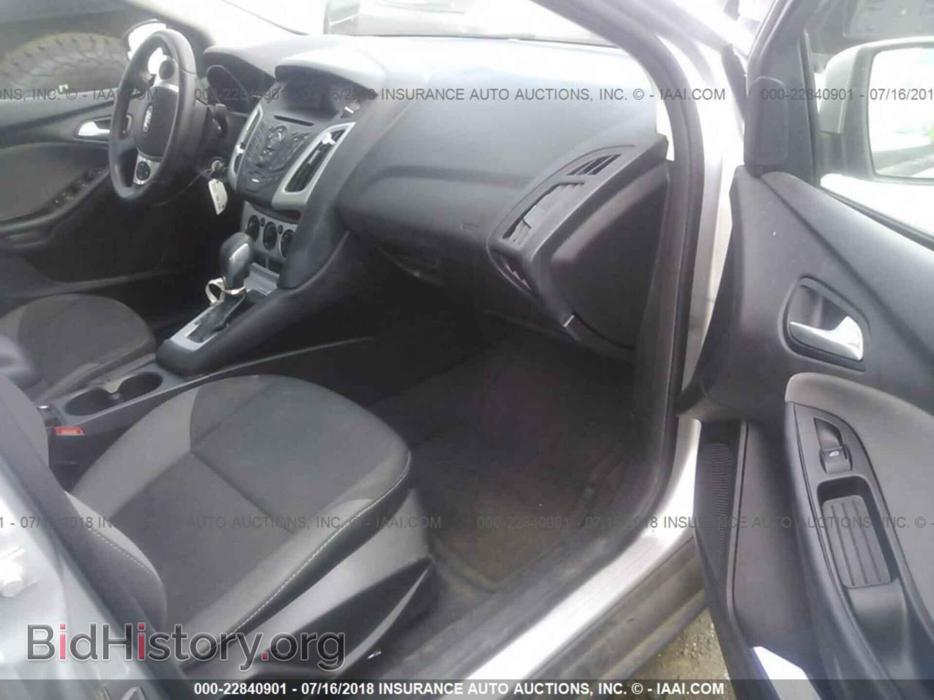 2014 Ford Focus - VIN: 1FADP3F21EL425567 - Photo 5