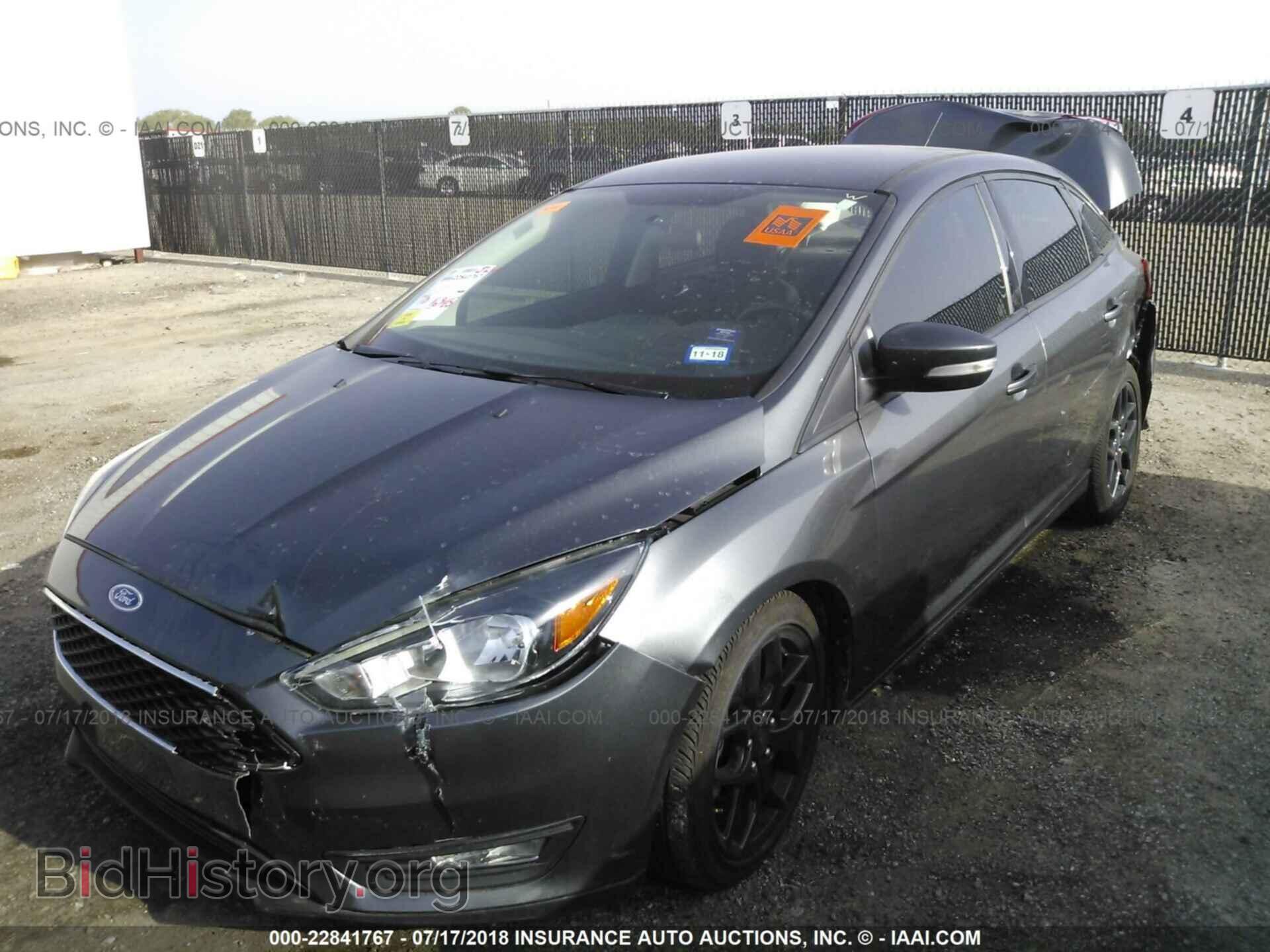 2016 Ford Focus - VIN: 1FADP3F26GL406807 - Фото 2