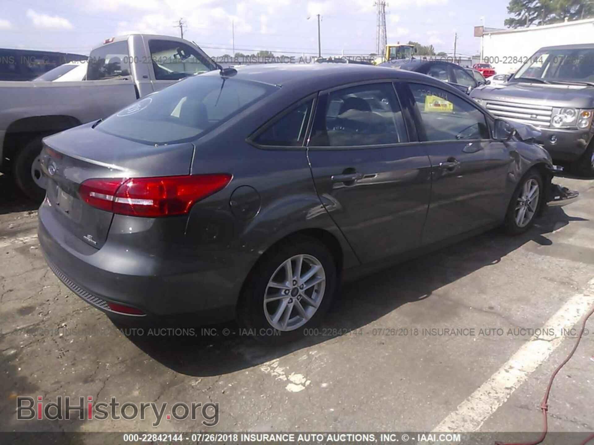 2016 Ford Focus - VIN: 1FADP3F23GL284293 - Фото 4