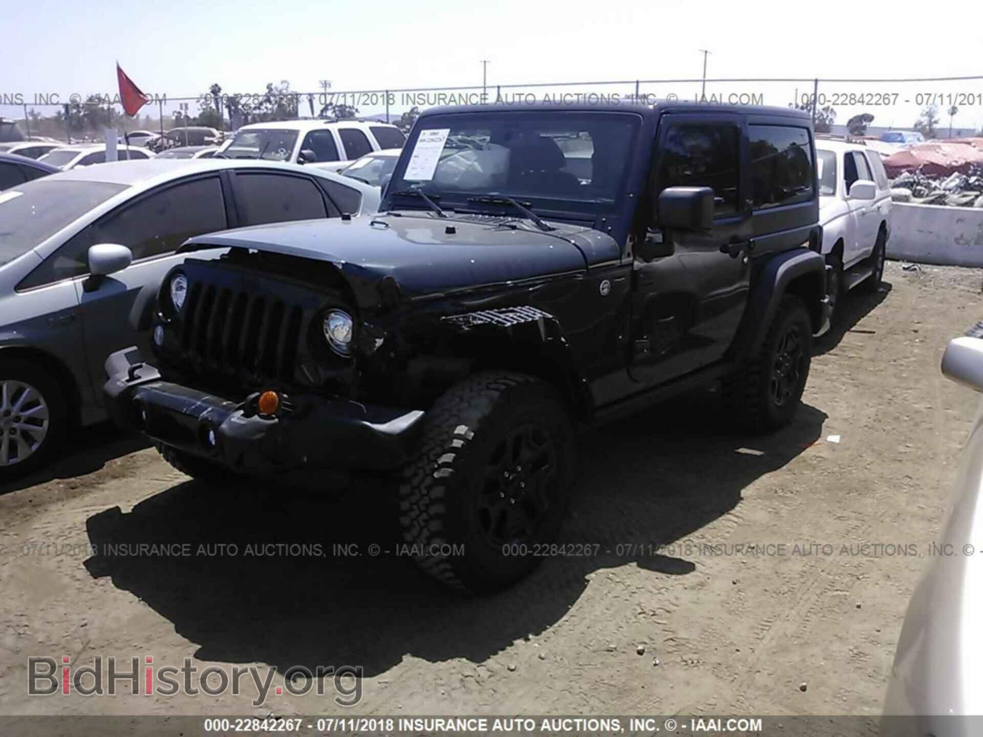 2017 Jeep Wrangler - VIN: 1C4AJWAG9HL751477 - Фото 2